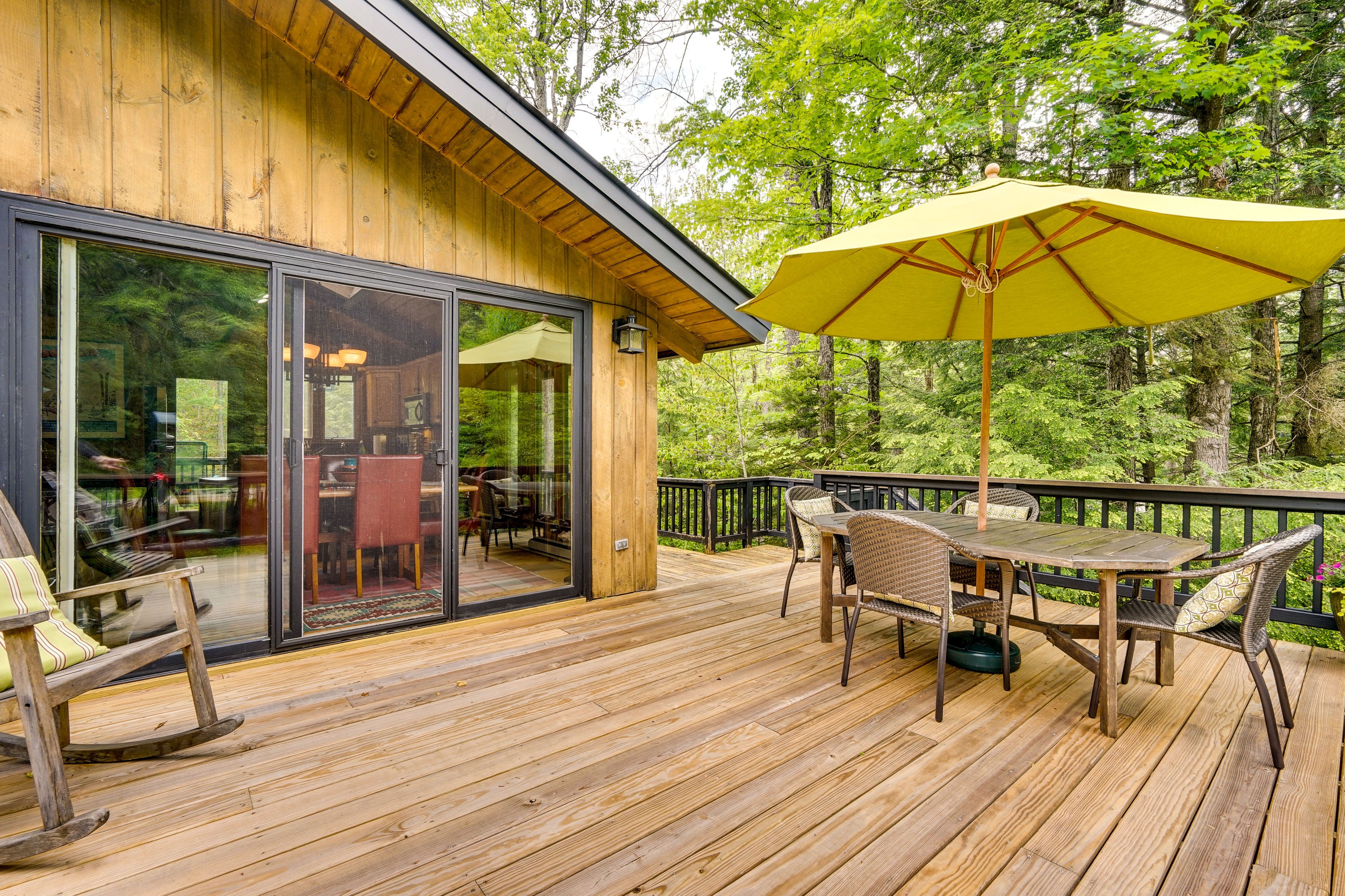 Deck | Gas Grill | Outdoor Seating