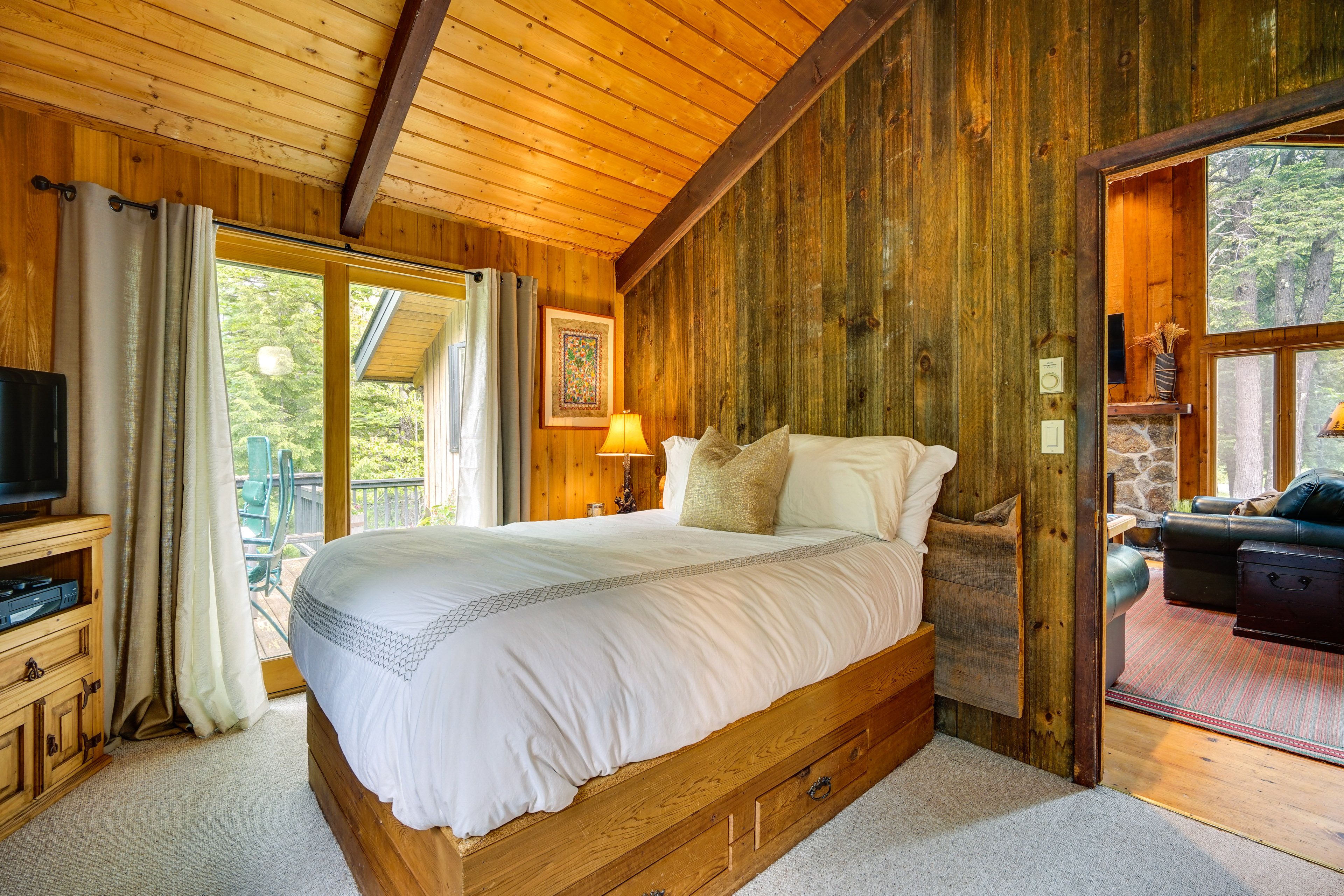 Bedroom 4 | Queen Bed | Crib Available