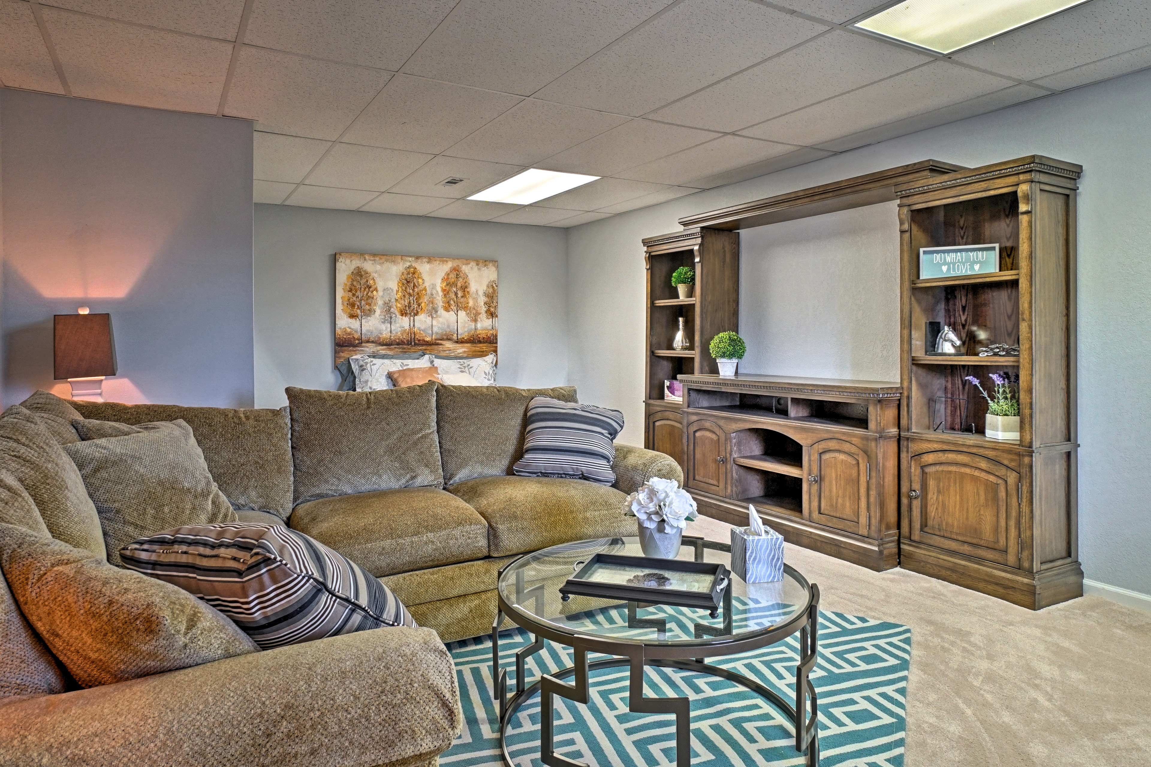 Den Area | Full Bed