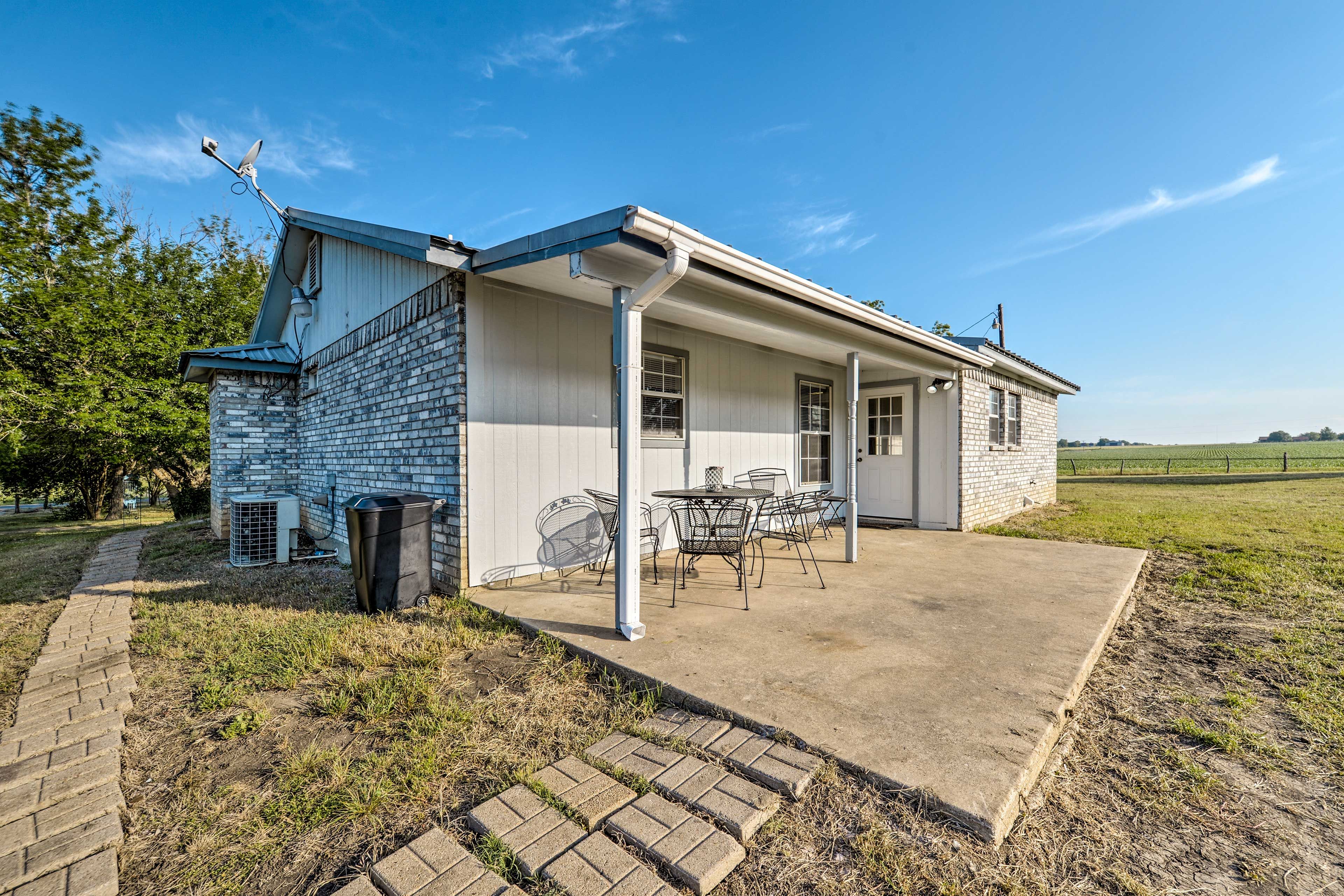 Moody Vacation Rental | 3BR | 2BA | 1,314 Sq Ft | Step-Free Access