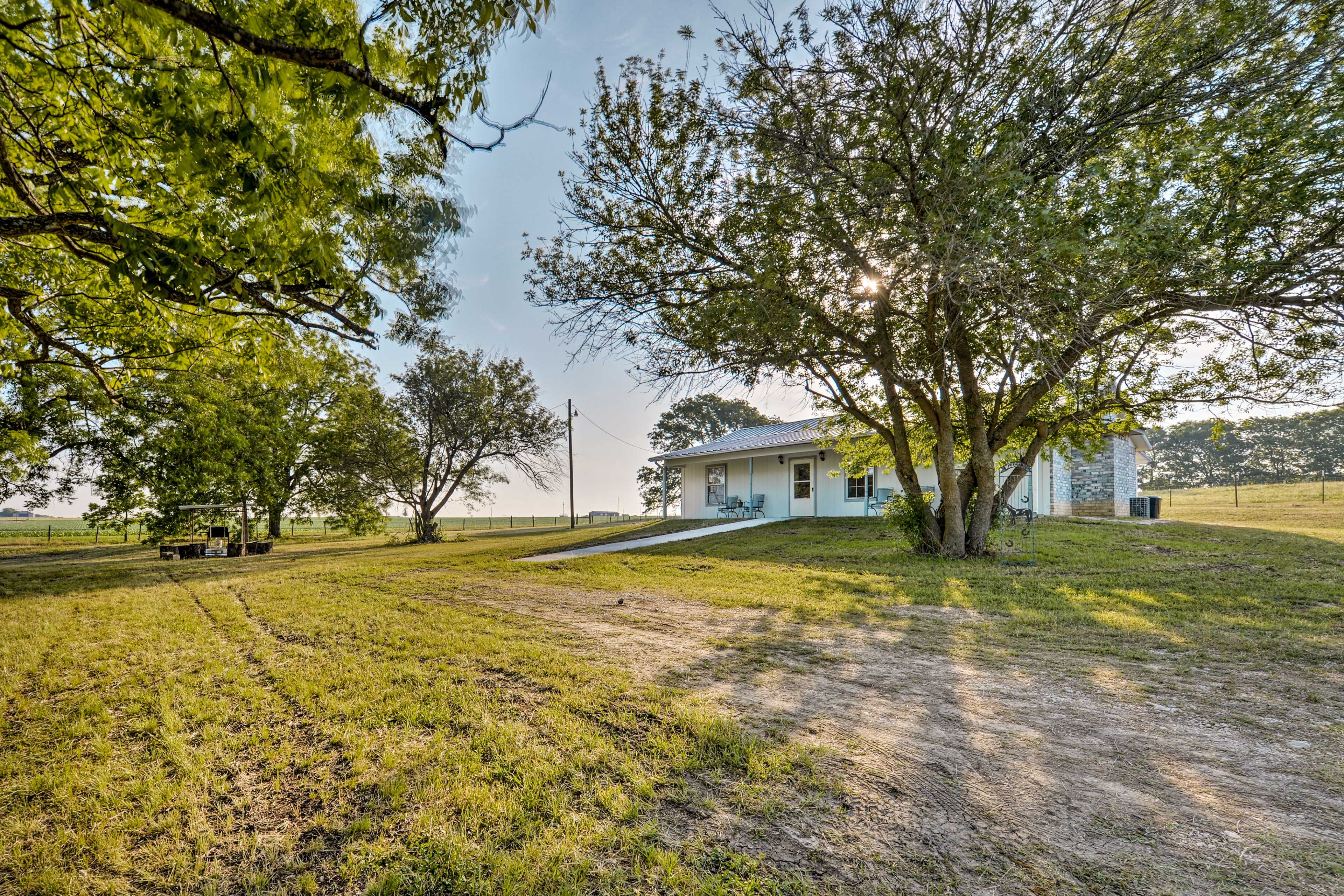 Parking | Ample Driveway Parking