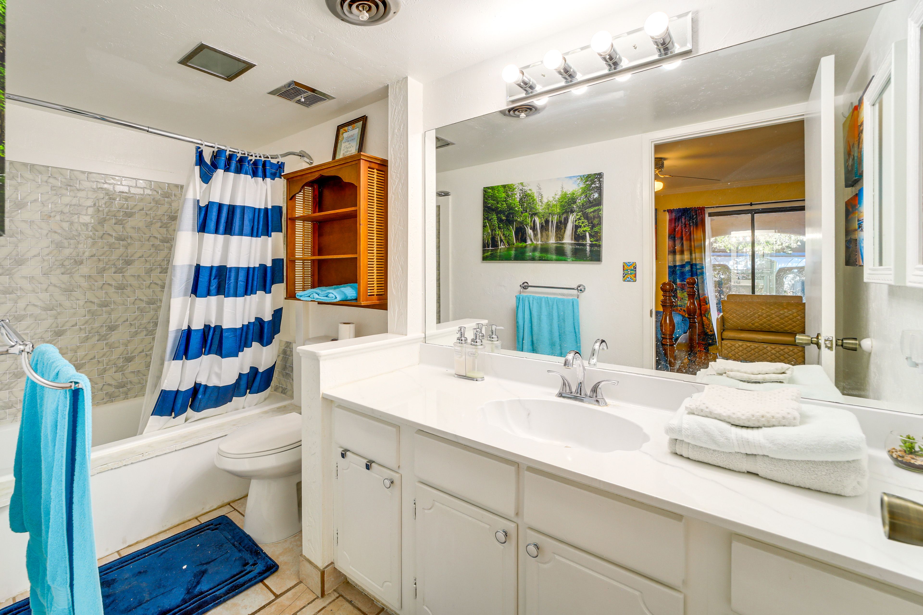 Full Bath | Towels | Hair Dryer