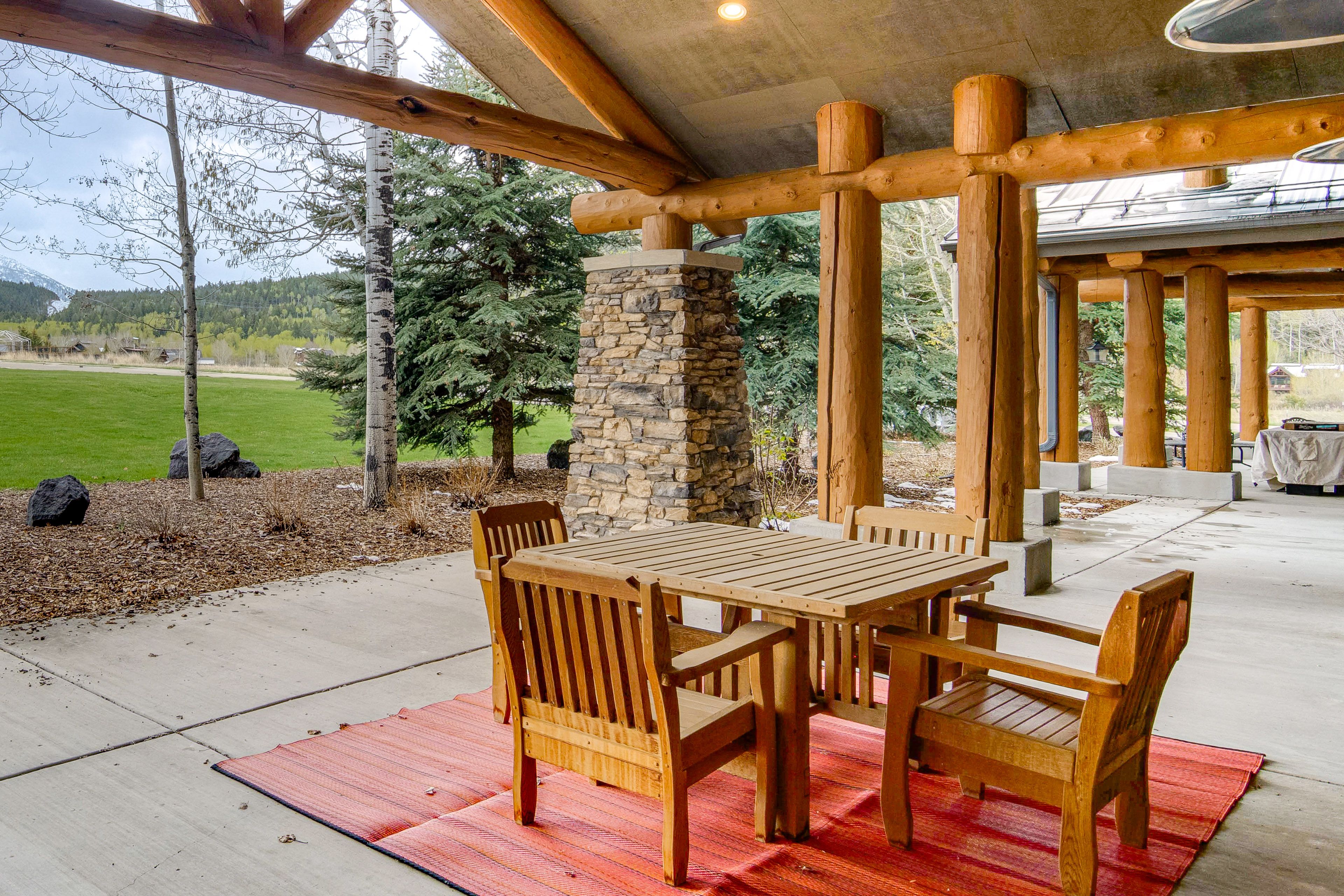 Victor Vacation Rental | 2BR | 2BA | 1,259 Sq Ft