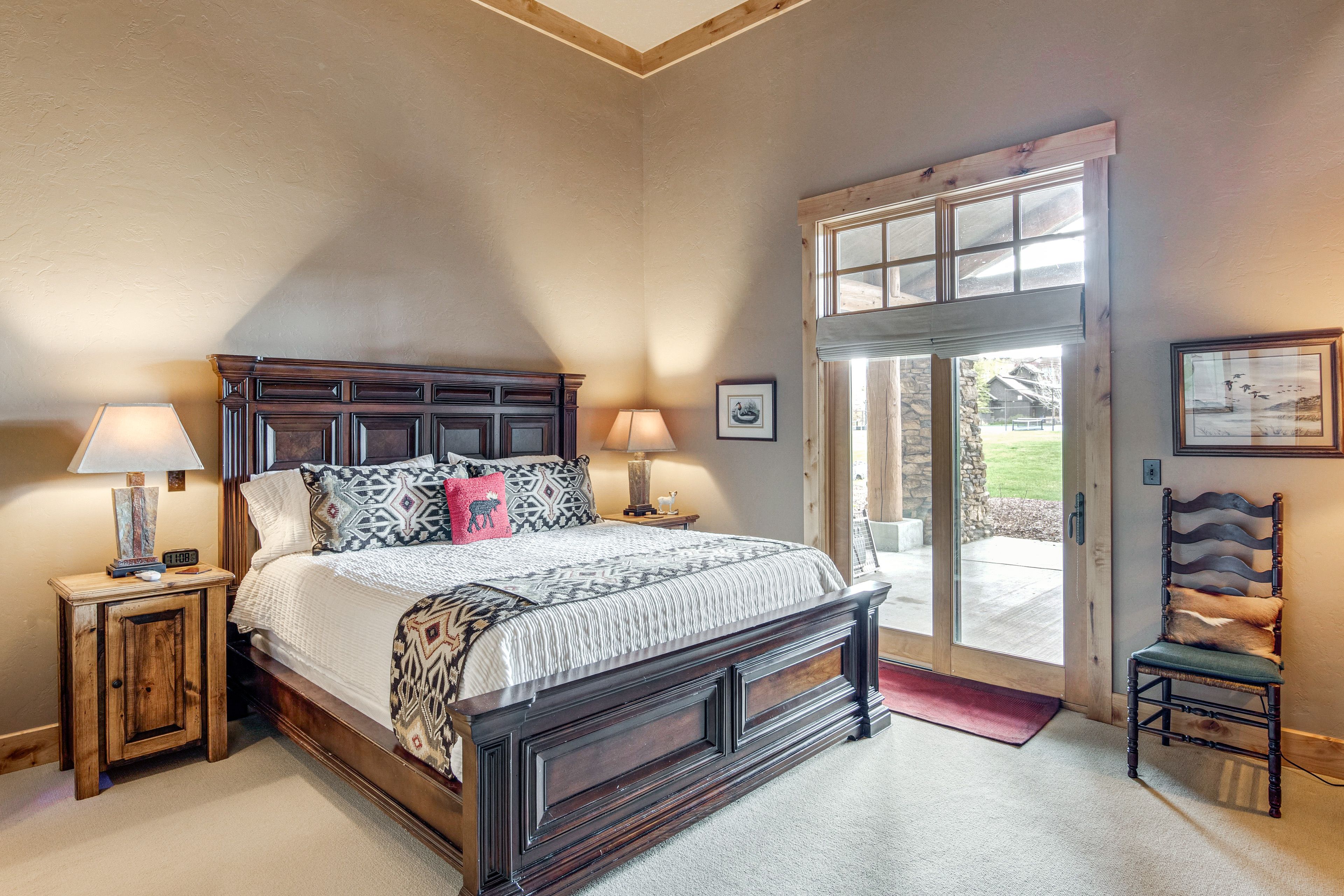 Bedroom 1 | King Bed