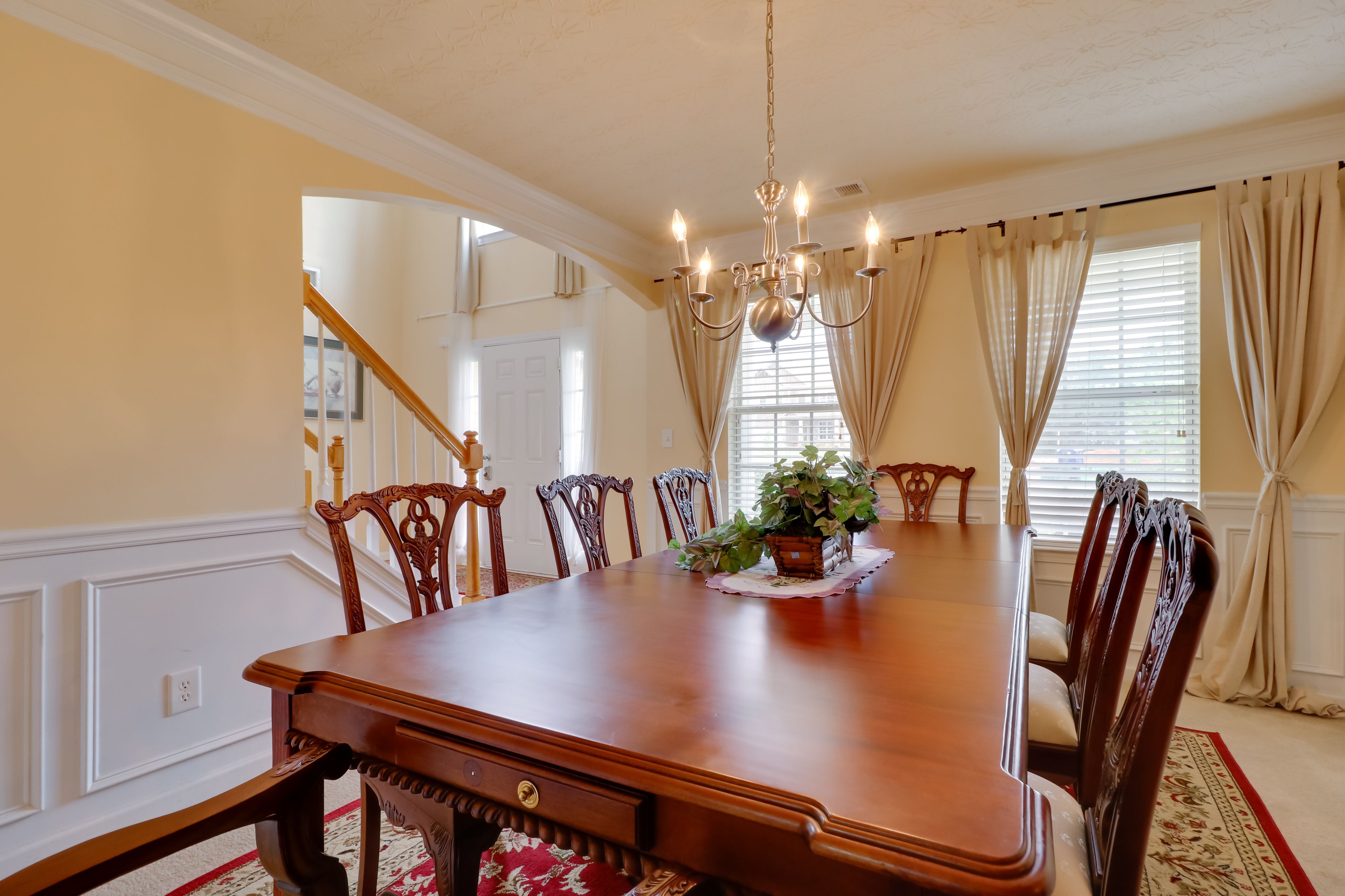 Dining Area | 1st Floor