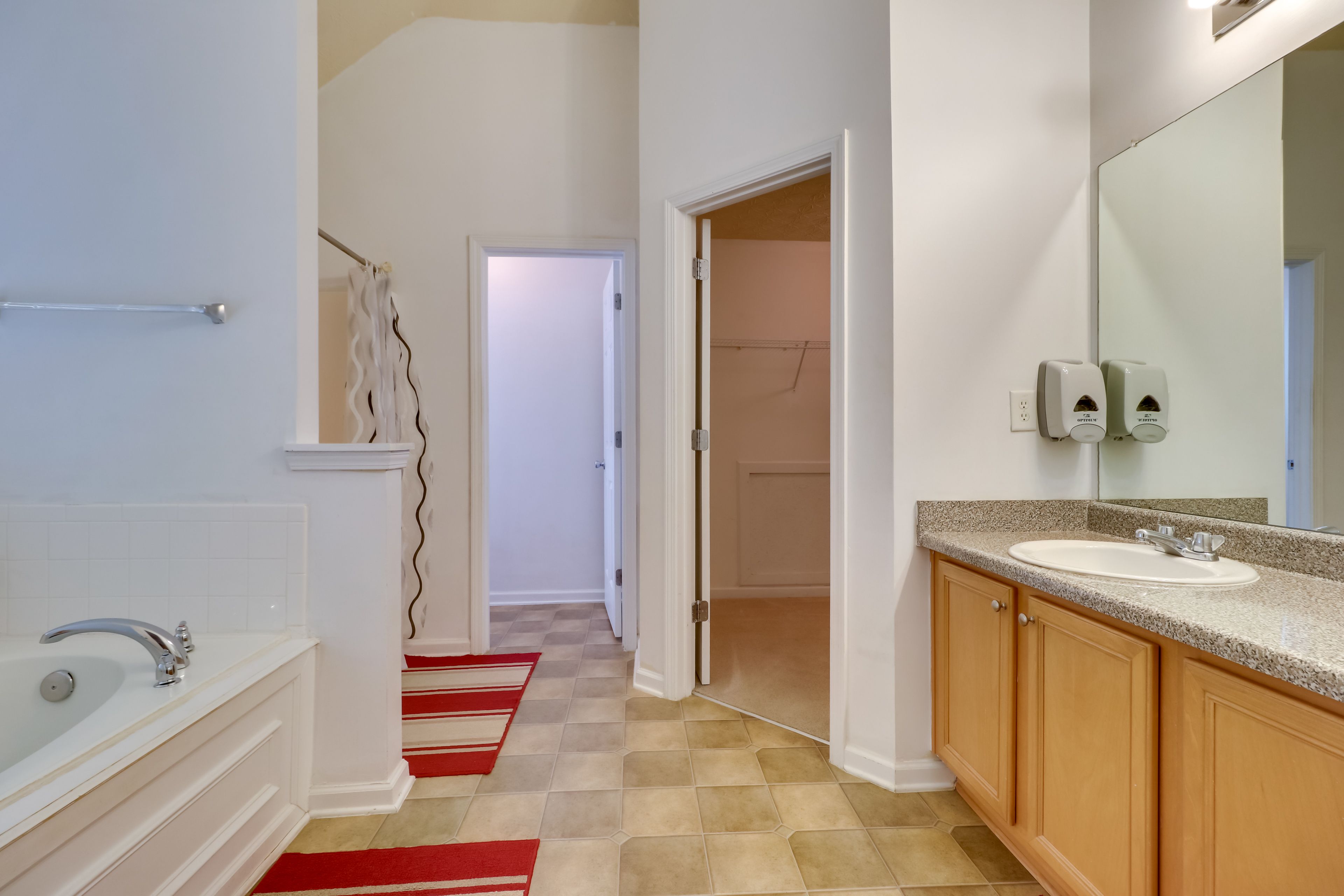 Full Bathroom | 2nd Floor