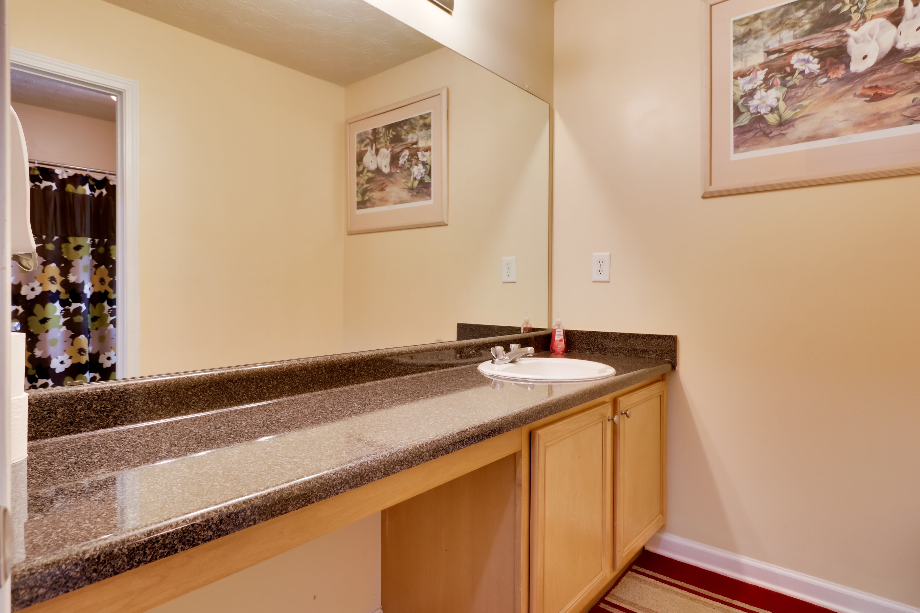 Full Bathroom | 2nd Floor