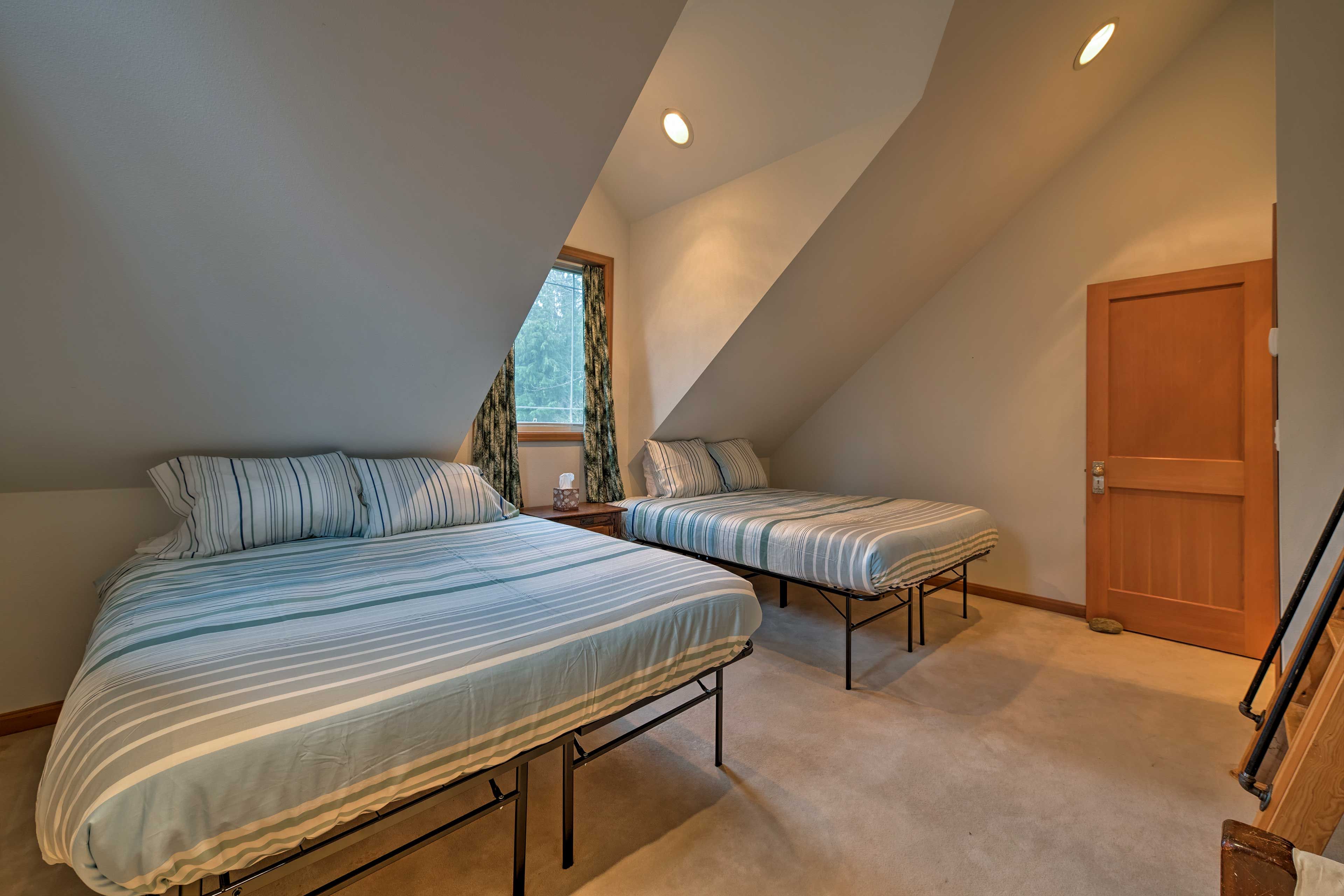 This last bedroom boasts 2 twin beds.
