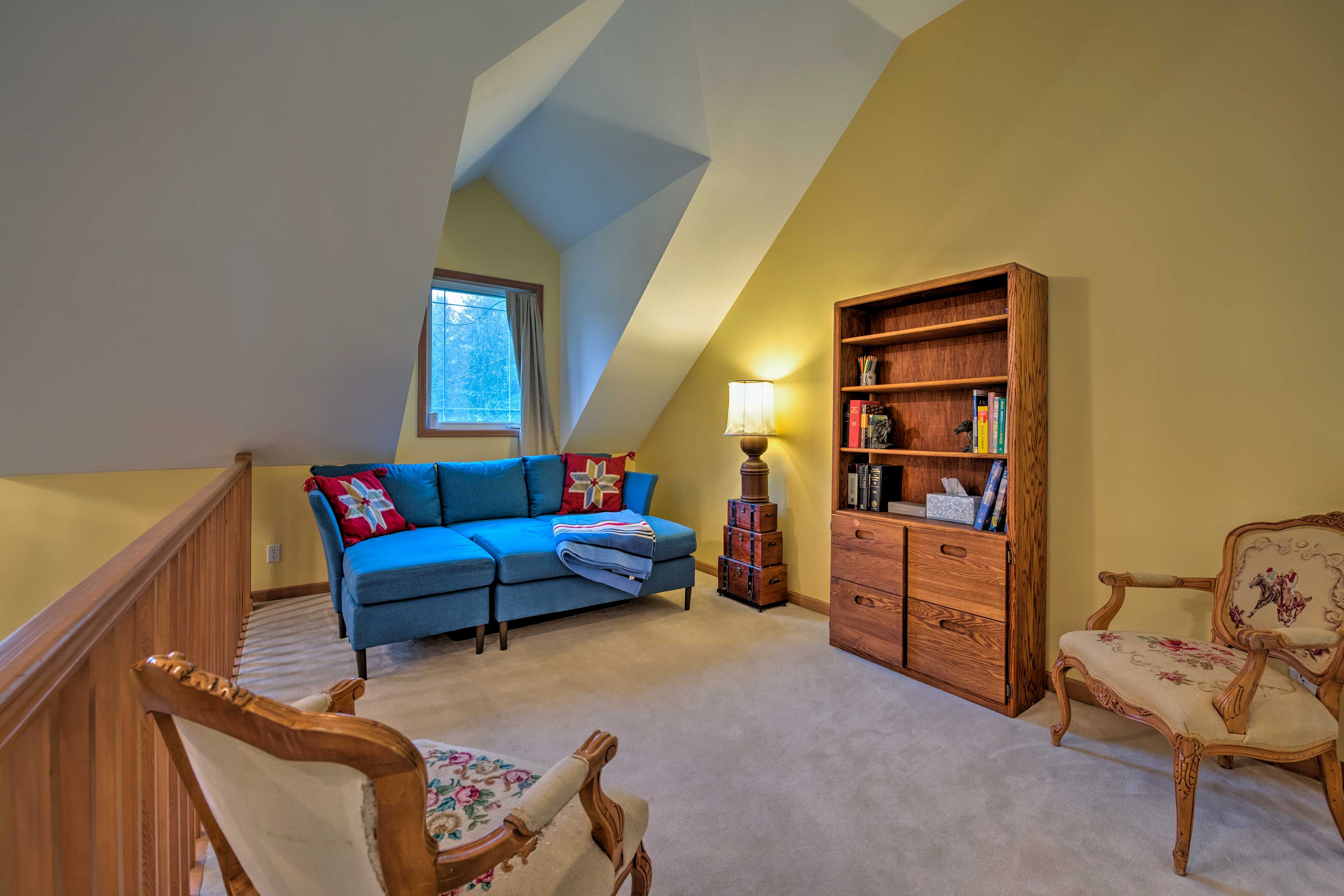 An additional twin bed can be found upstairs.