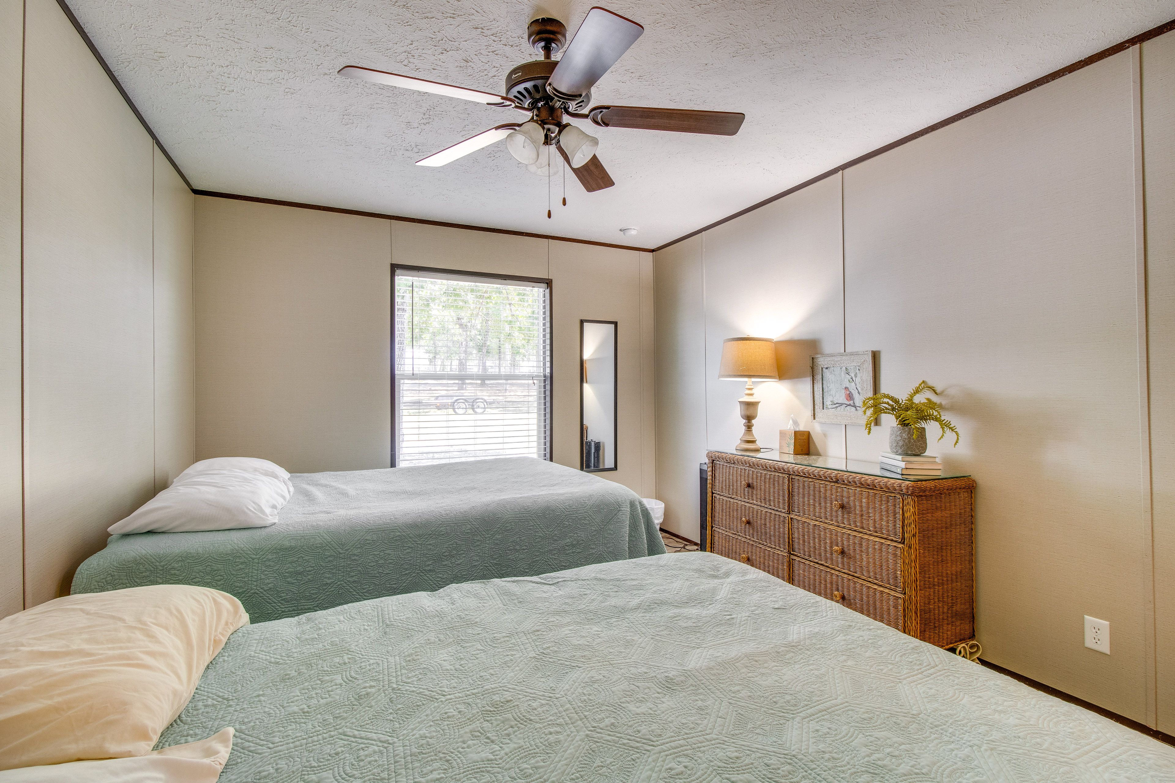 Bedroom 3 | Queen Bed | Full Bed