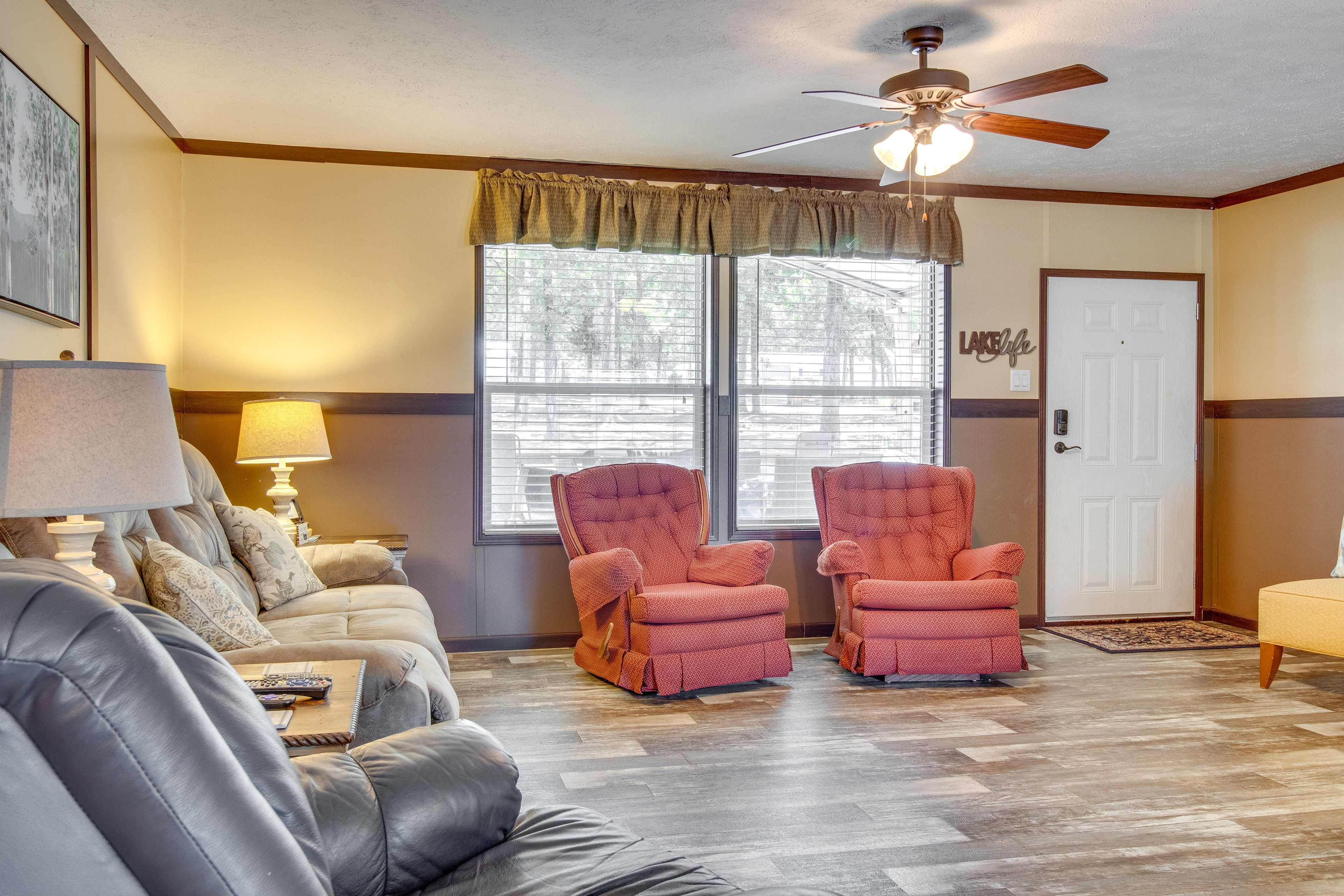 Living Room | Smart TV