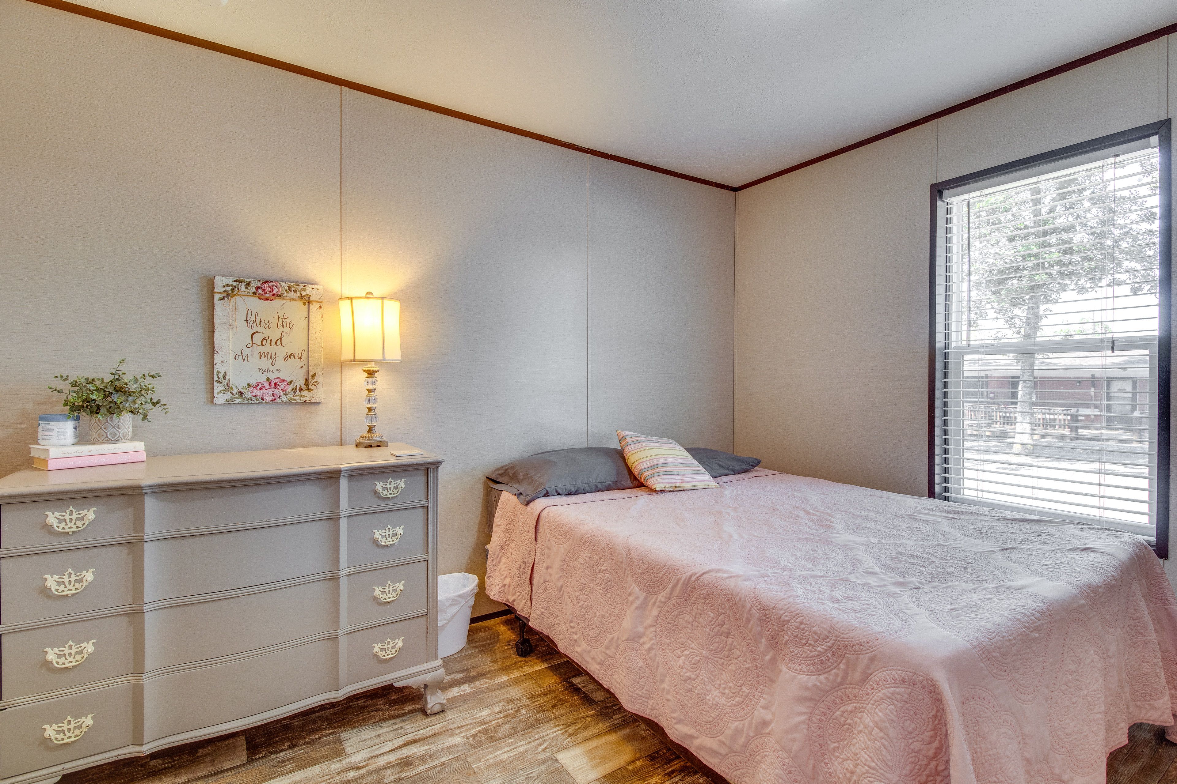 Bedroom 4 | Queen Bed