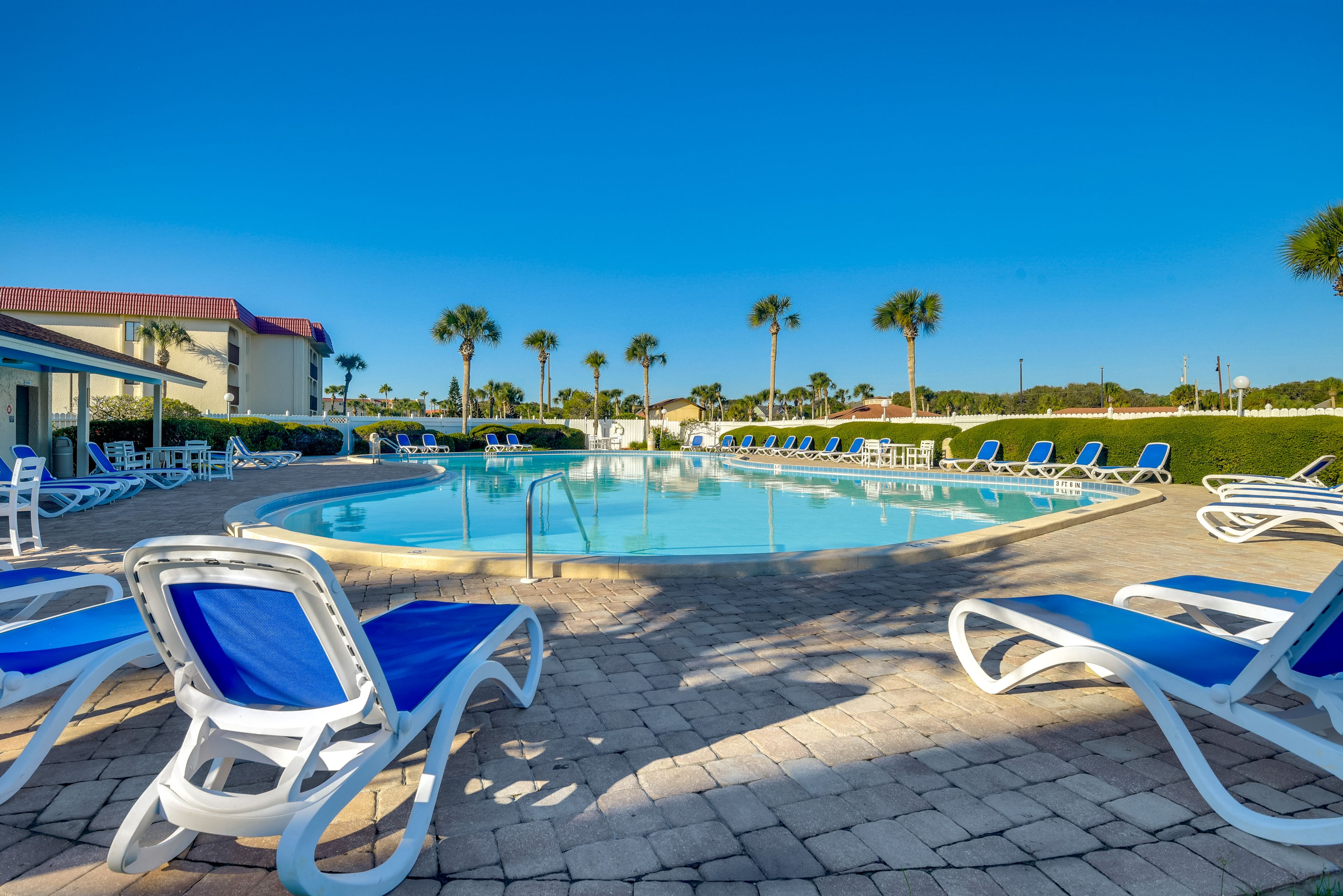 Ocean and Racquet Resort | Community Amenities | 2 Outdoor Pools