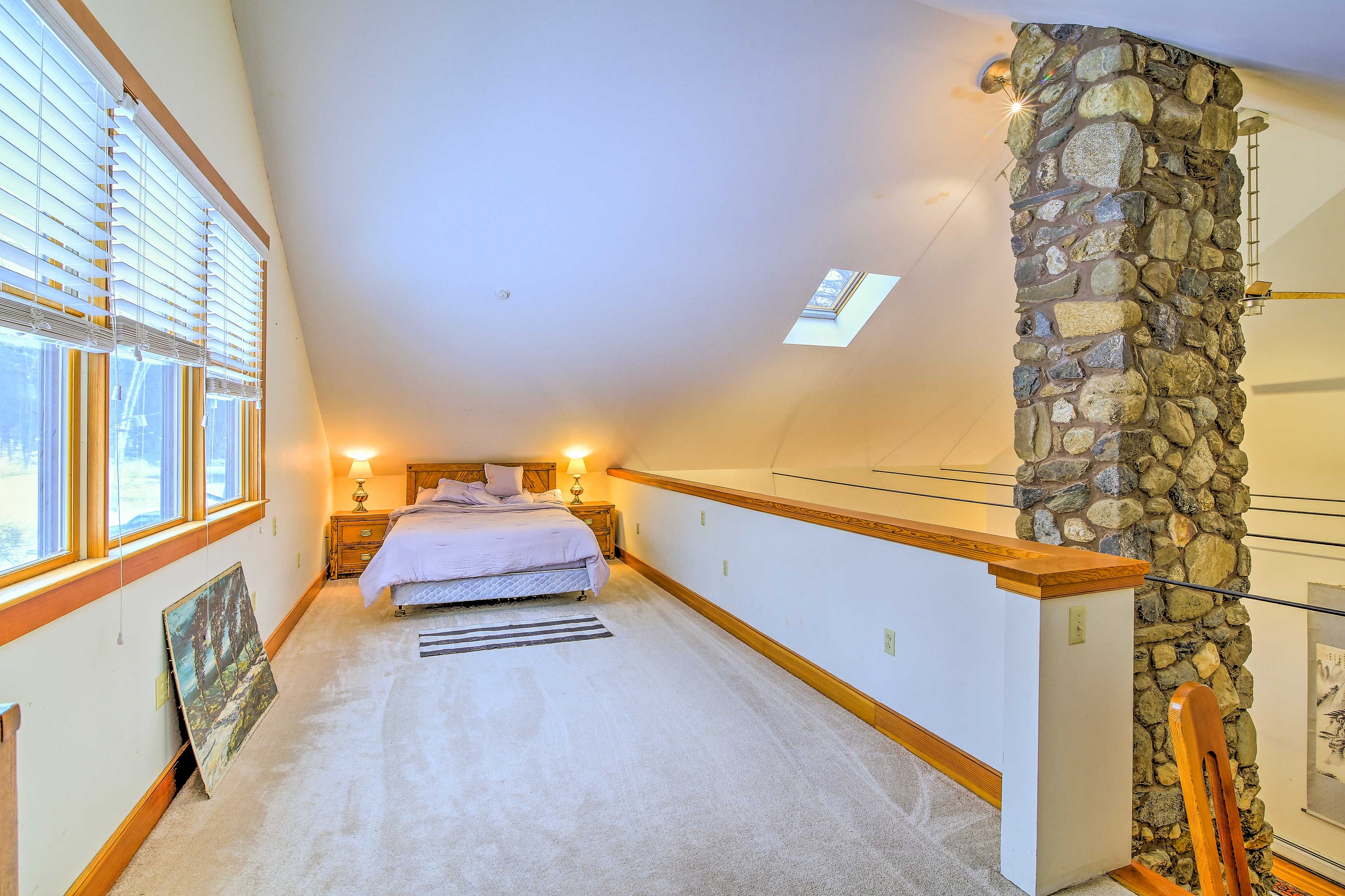 Curl up in the queen bed for a tranquil night's sleep.