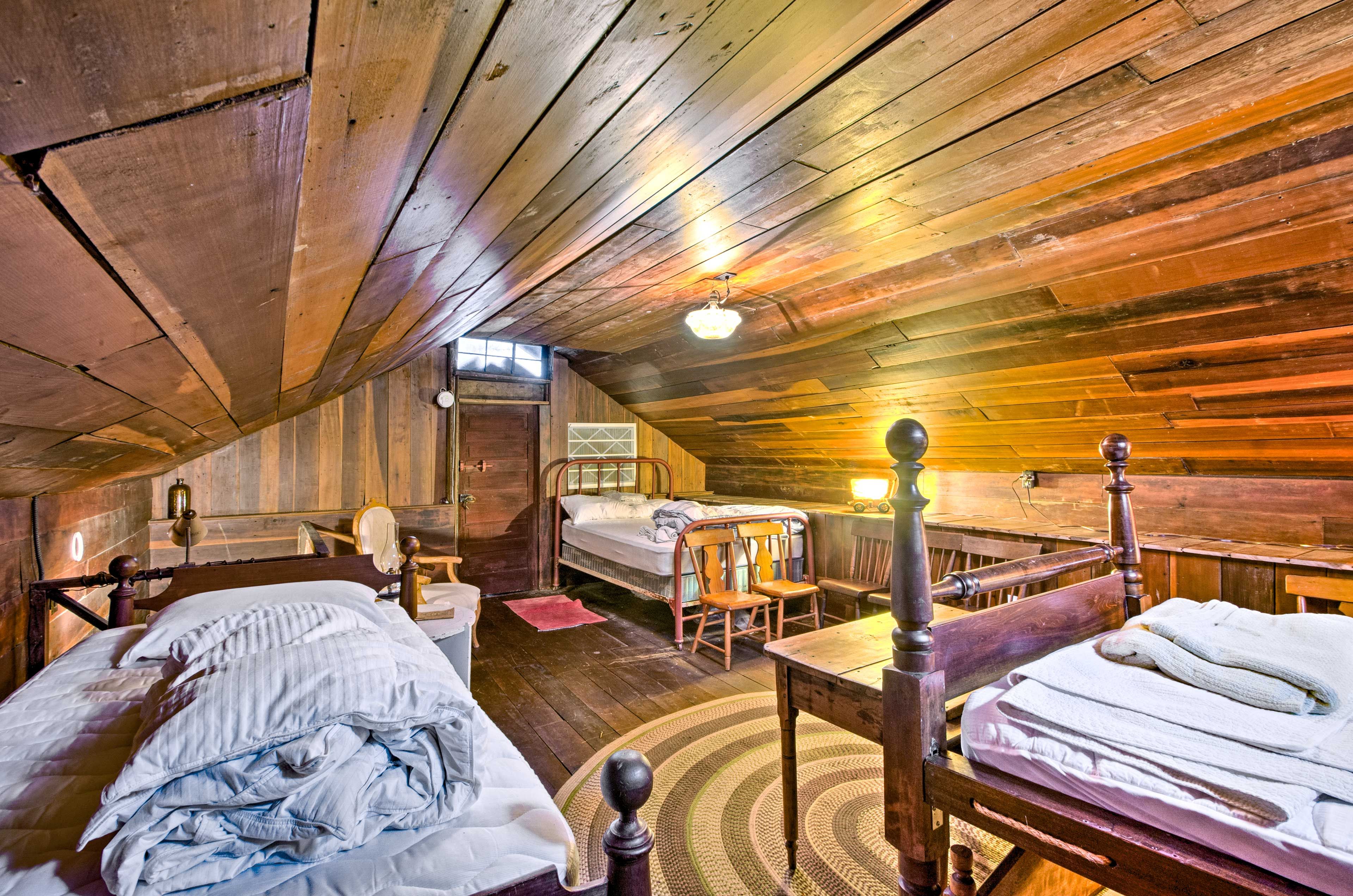 Bedroom 3 | Full Bed | 2 Twin Beds