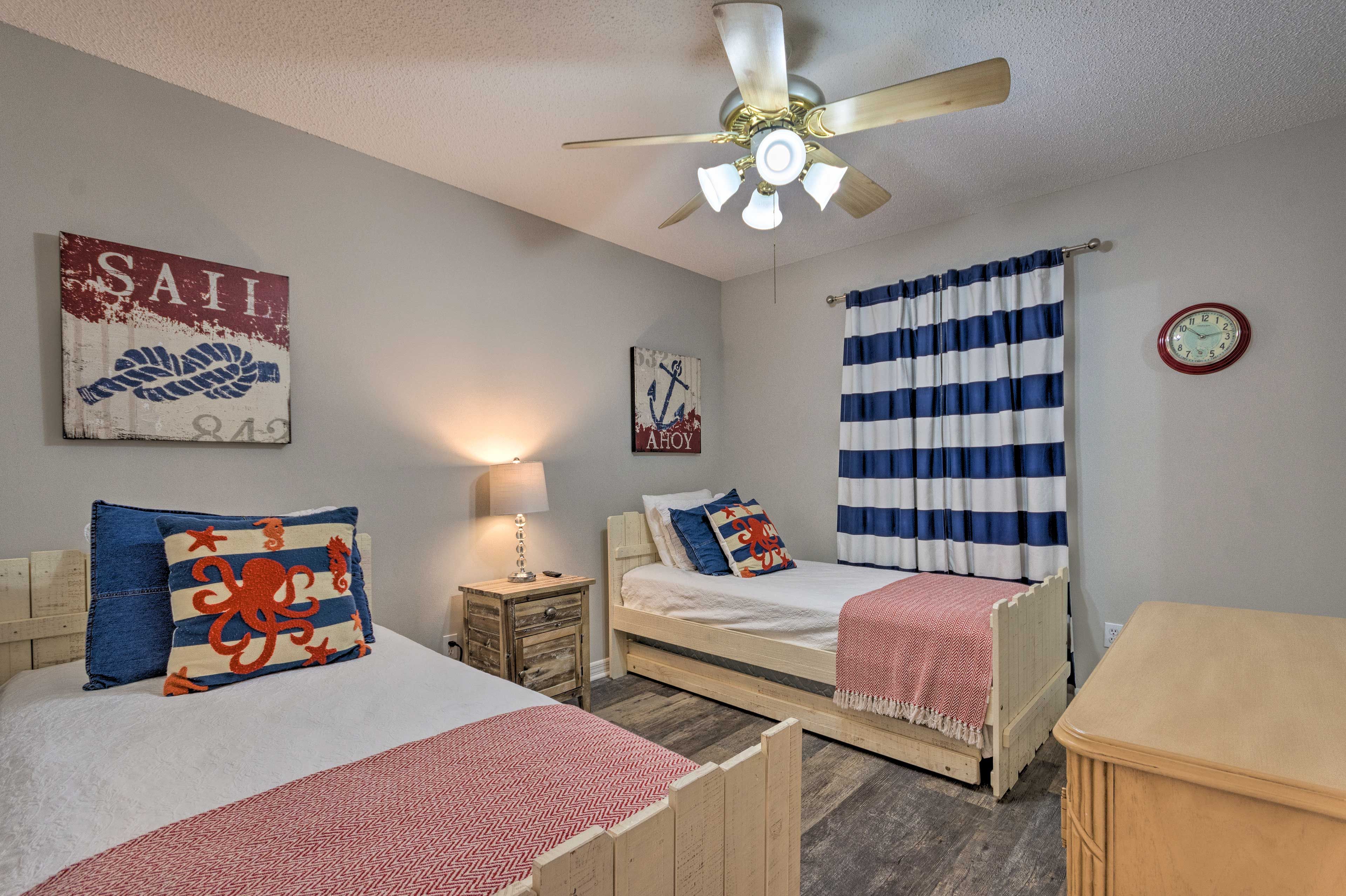 Bedroom 2 | 2 Twin Beds w/ Twin Trundle Bed