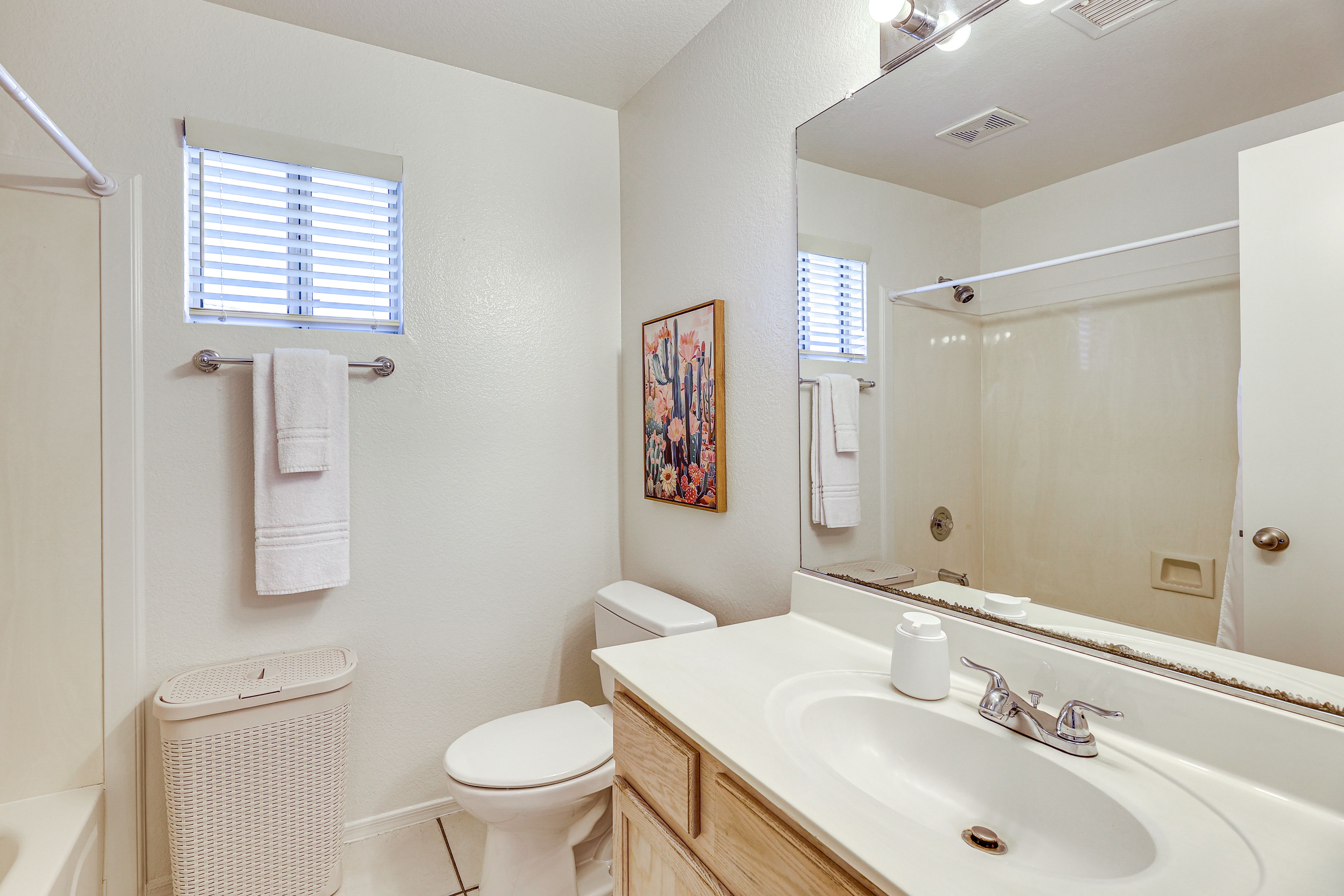 Bathroom | 2nd Floor