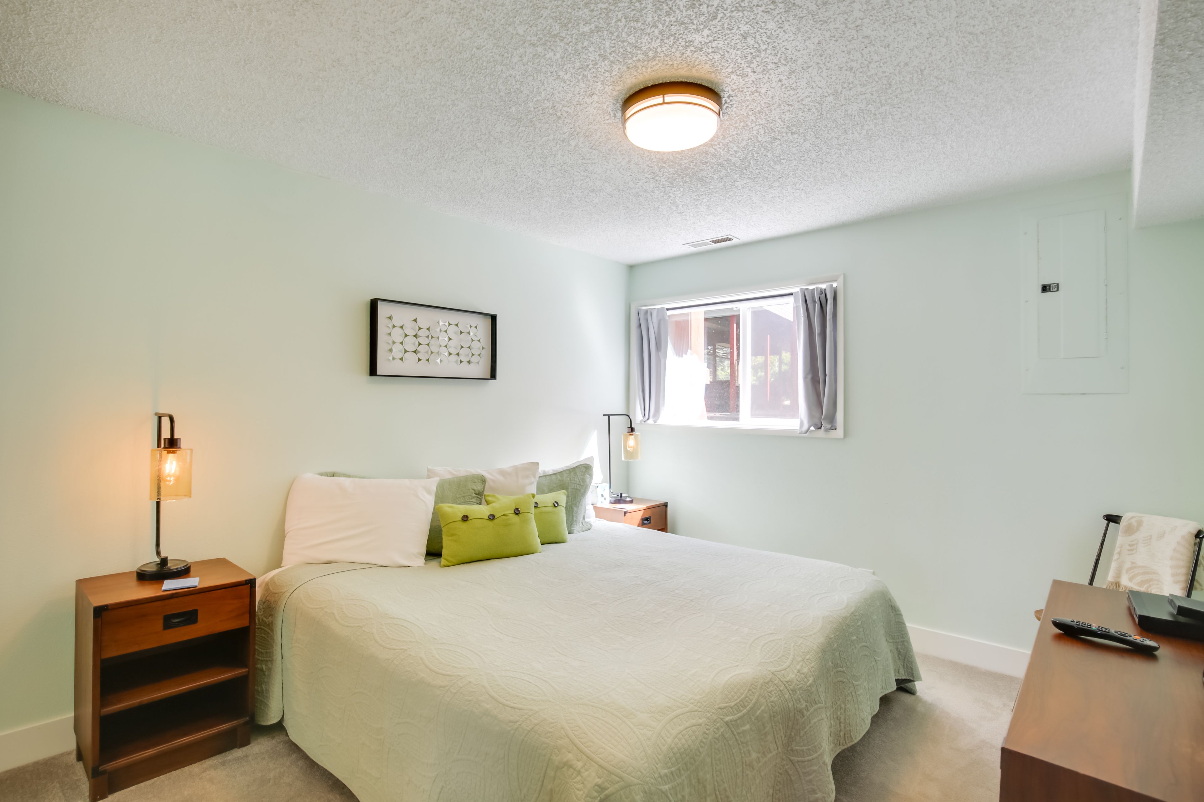 Bedroom 2 | King Bed