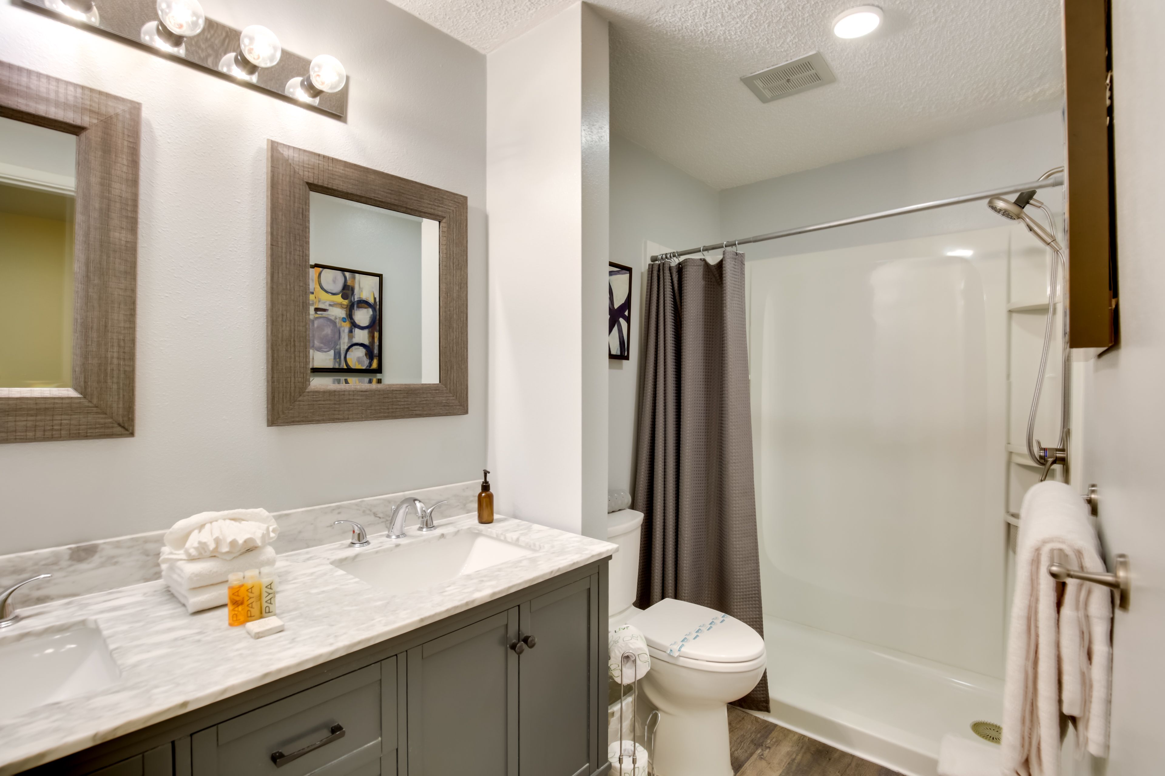 Full Bathroom | Linens & Towels Provided
