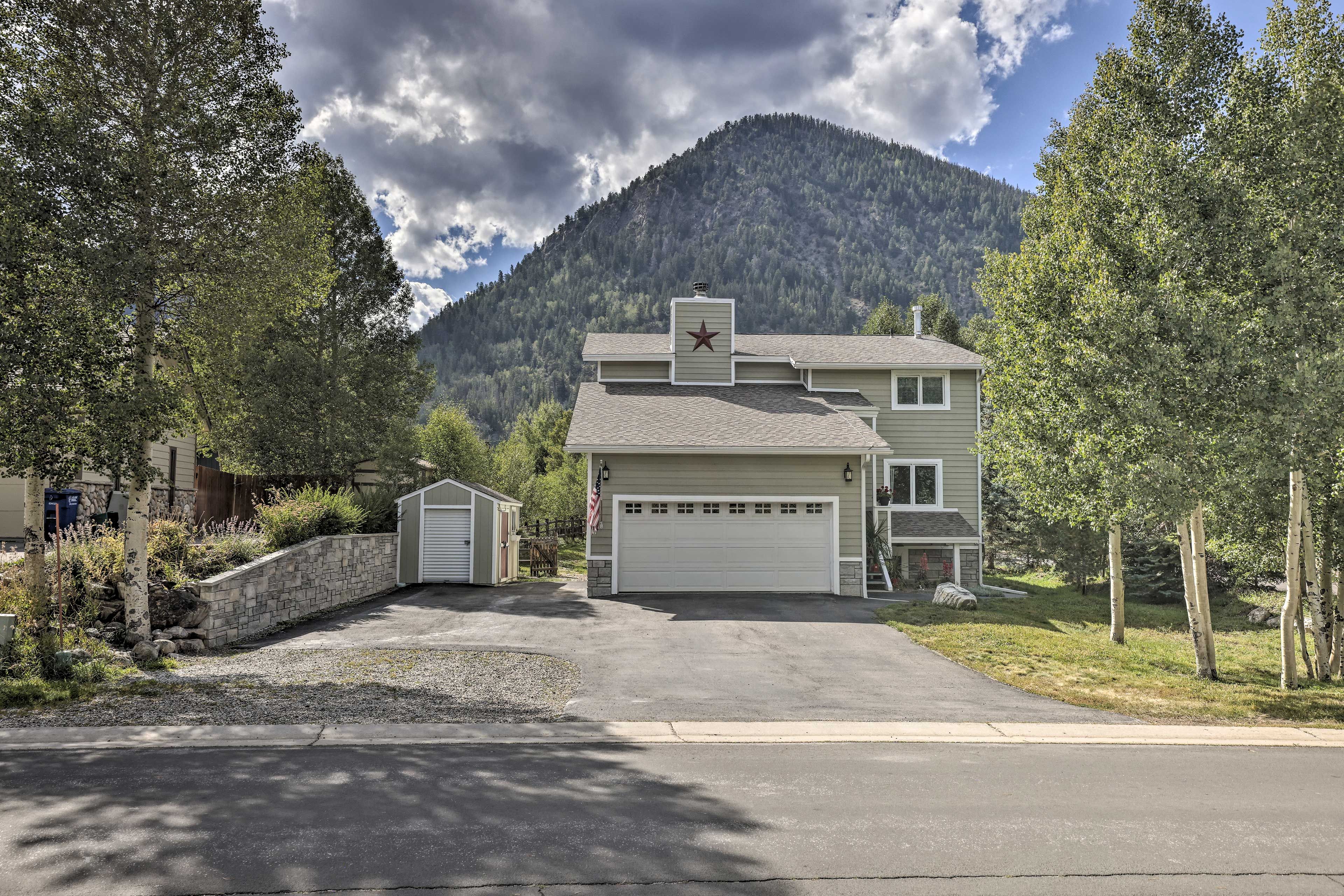 Exterior | Steps to Access