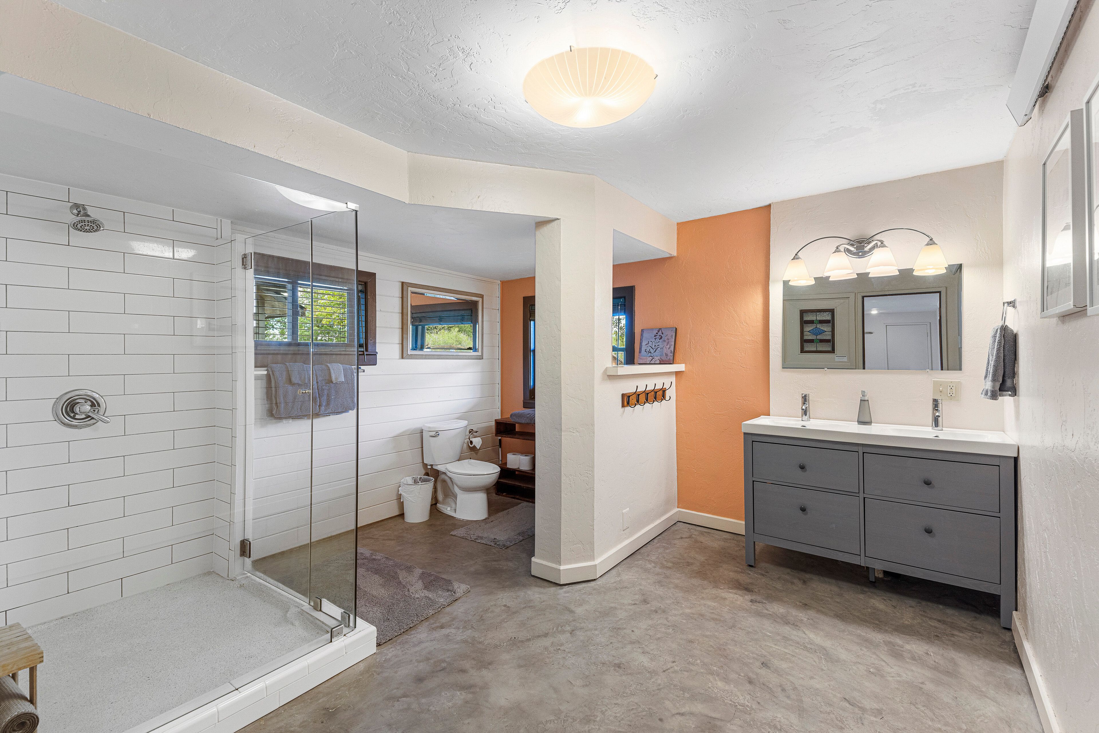 Full Bathroom | Linens & Towels