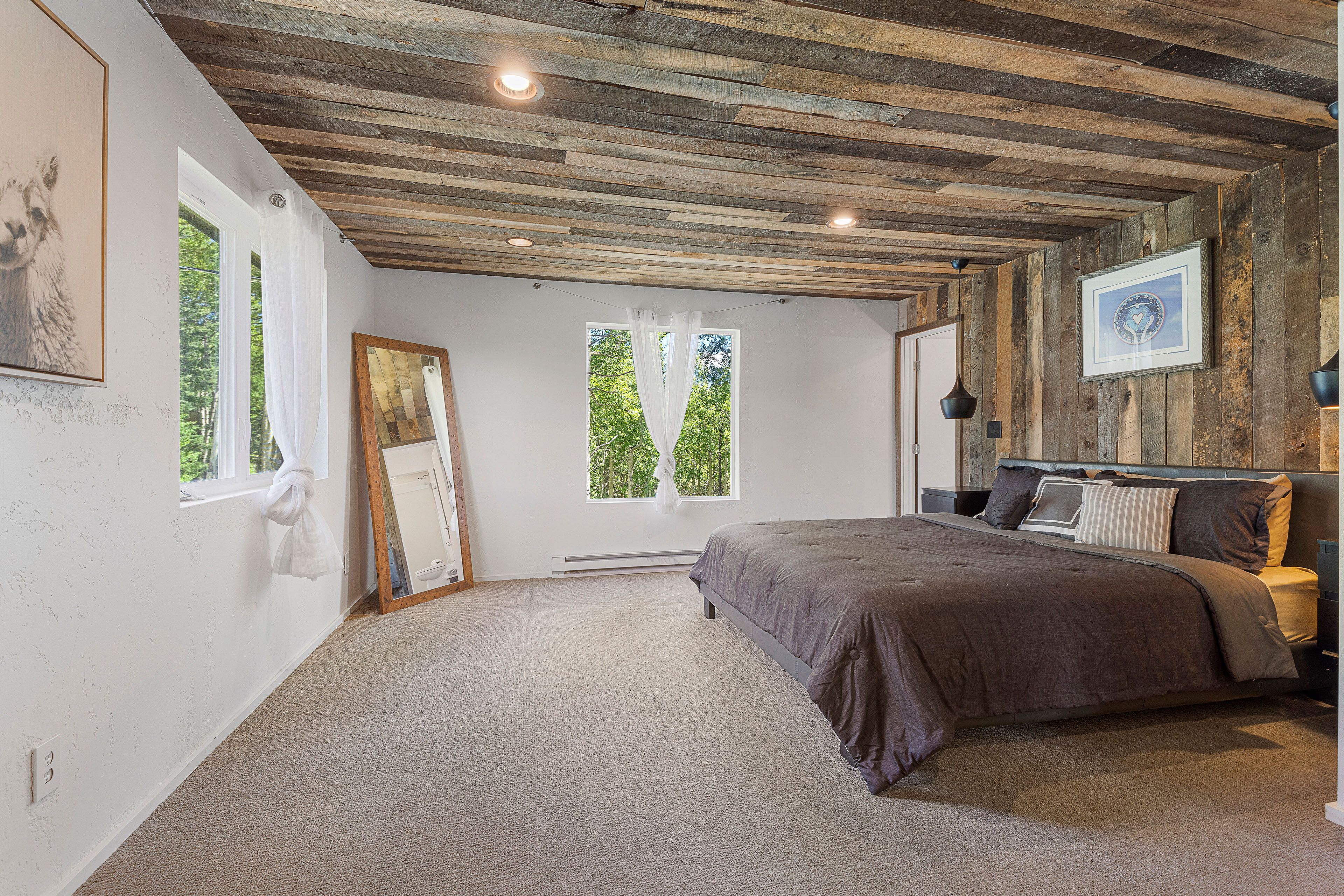 Bedroom 2 | King Bed