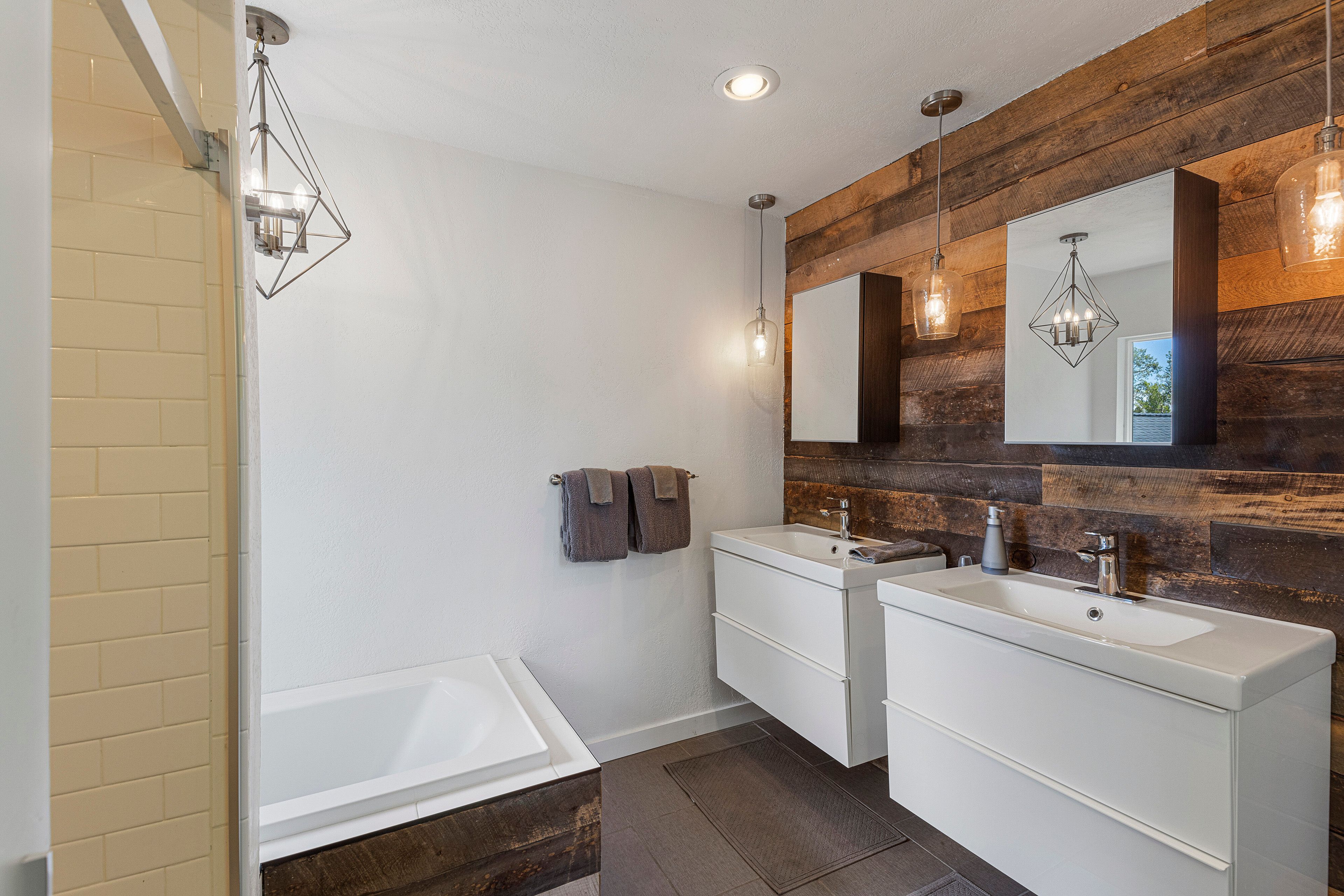 Full Bathroom | Hair Dryer