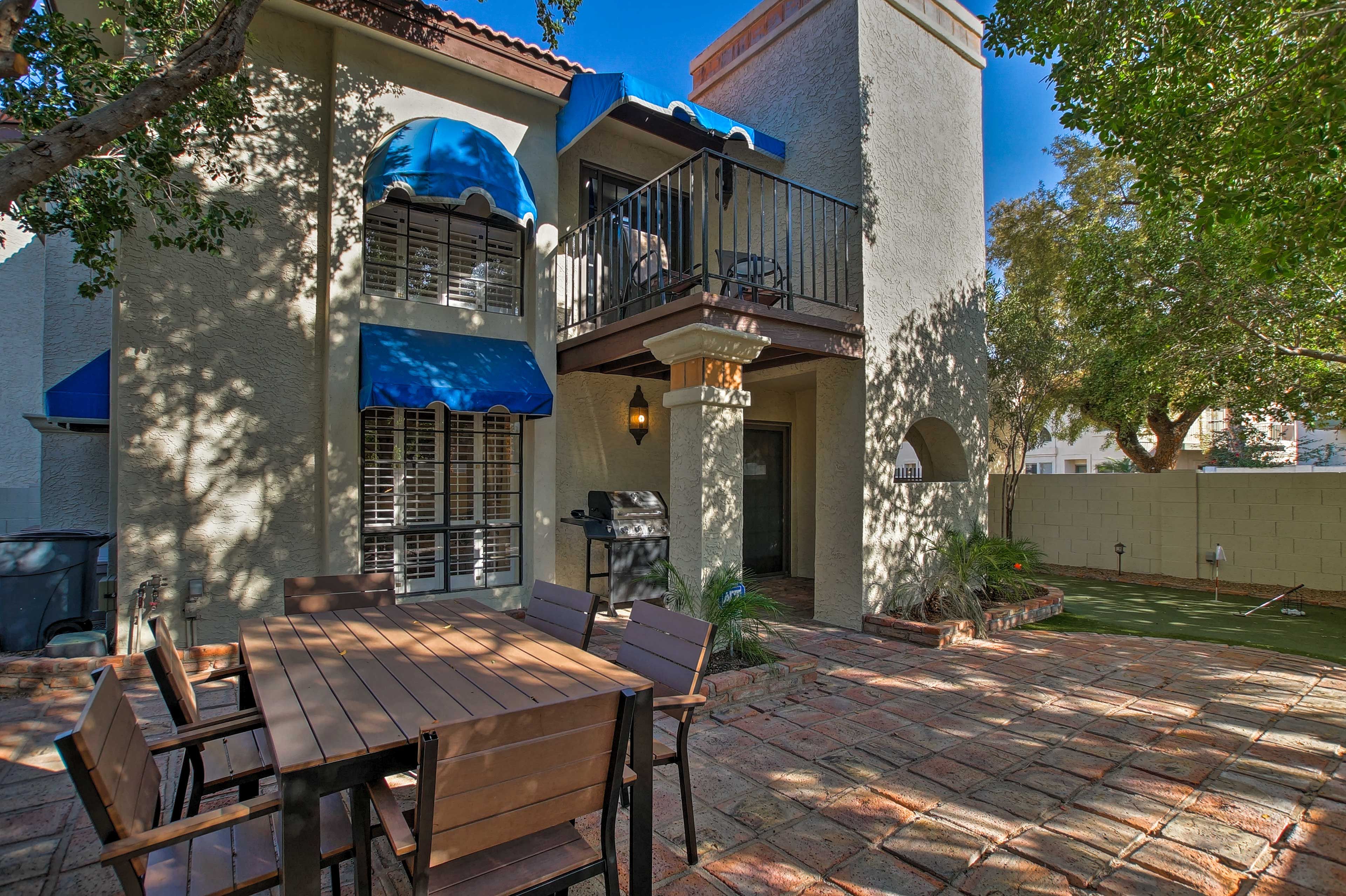 The built-out patio and putting green will become your favorite spot.