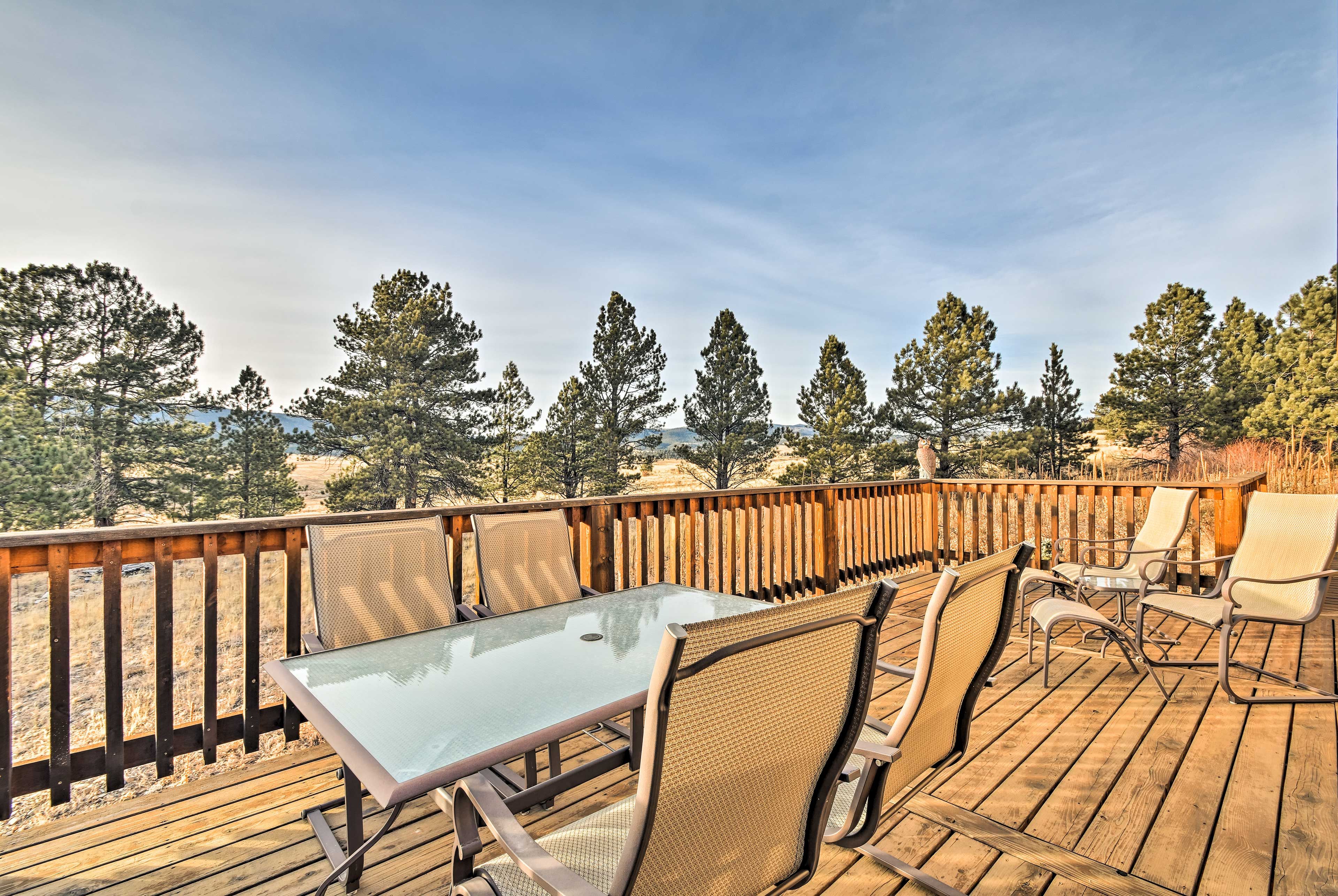 You'll be a short 5-minute drive from the marinas at Eagle Nest Lake!