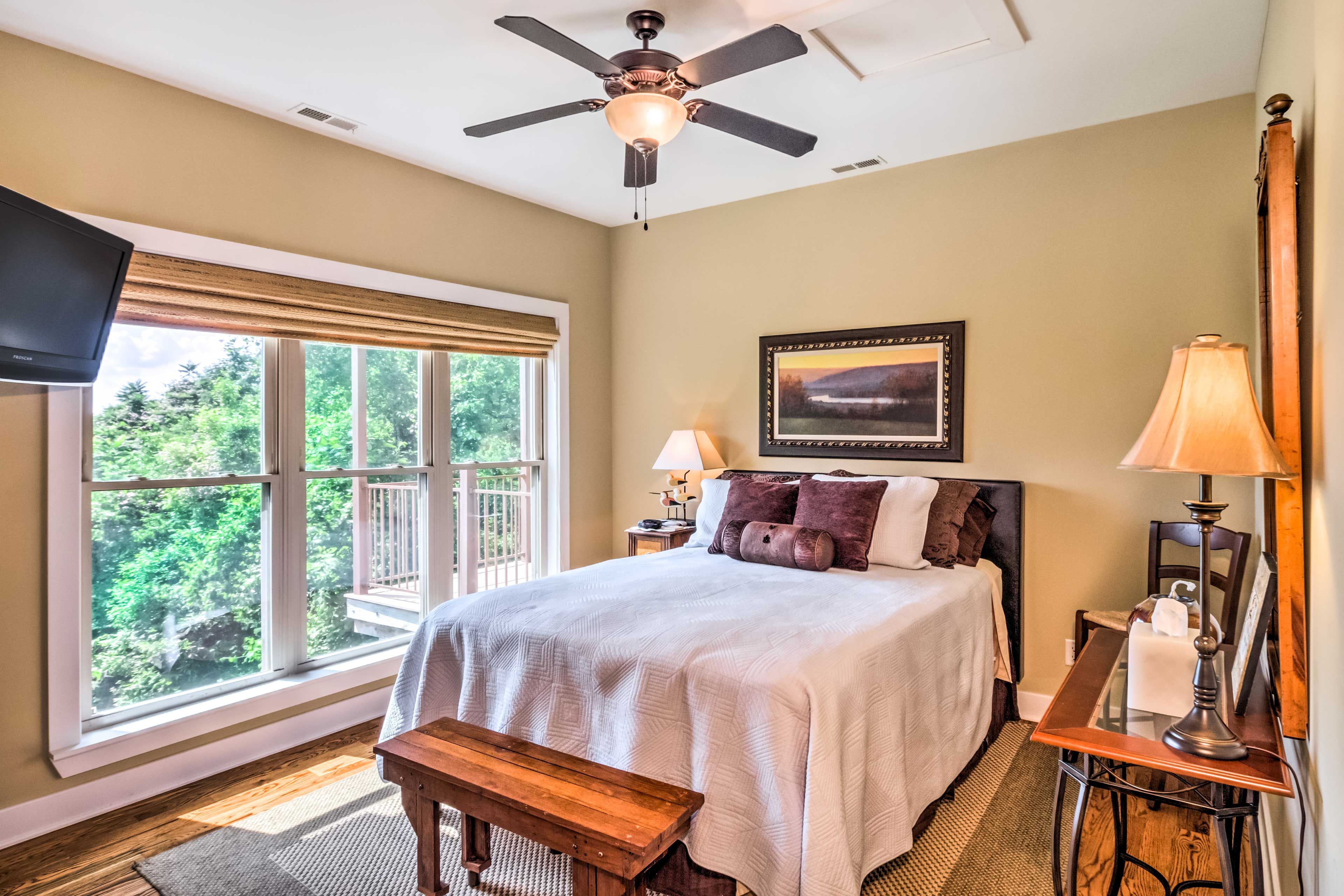 Bedroom 1 | Queen Bed | Linens Provided