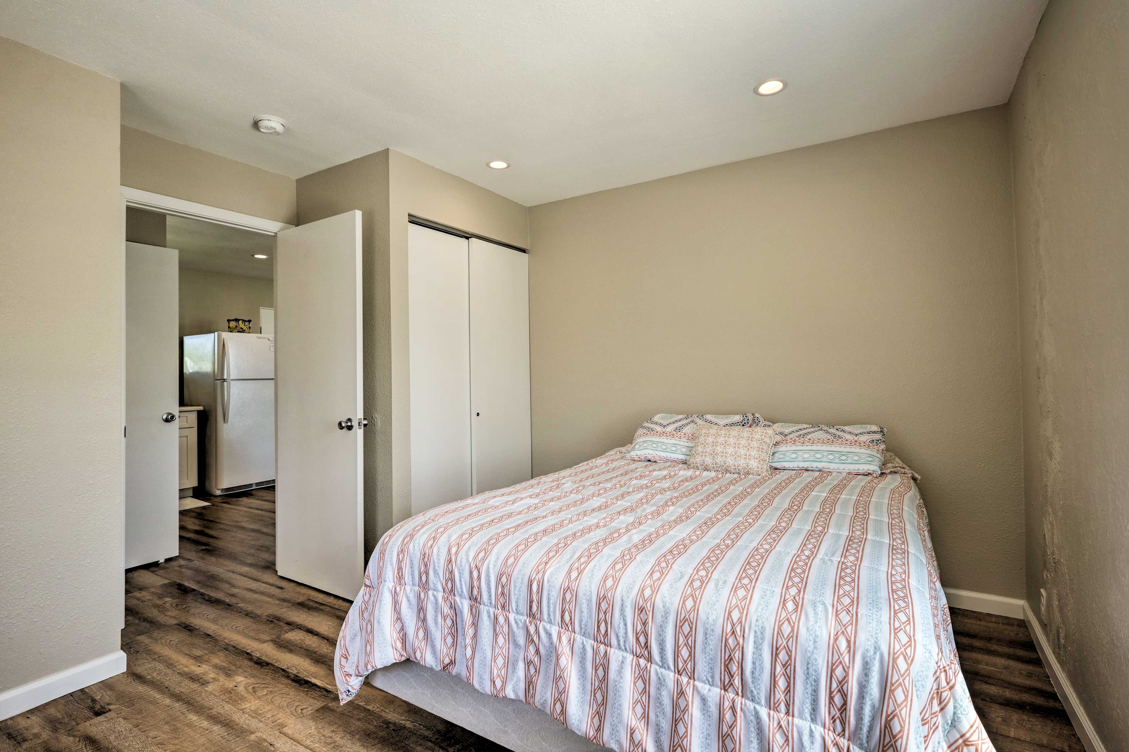 Bedroom 2 | Queen Bed