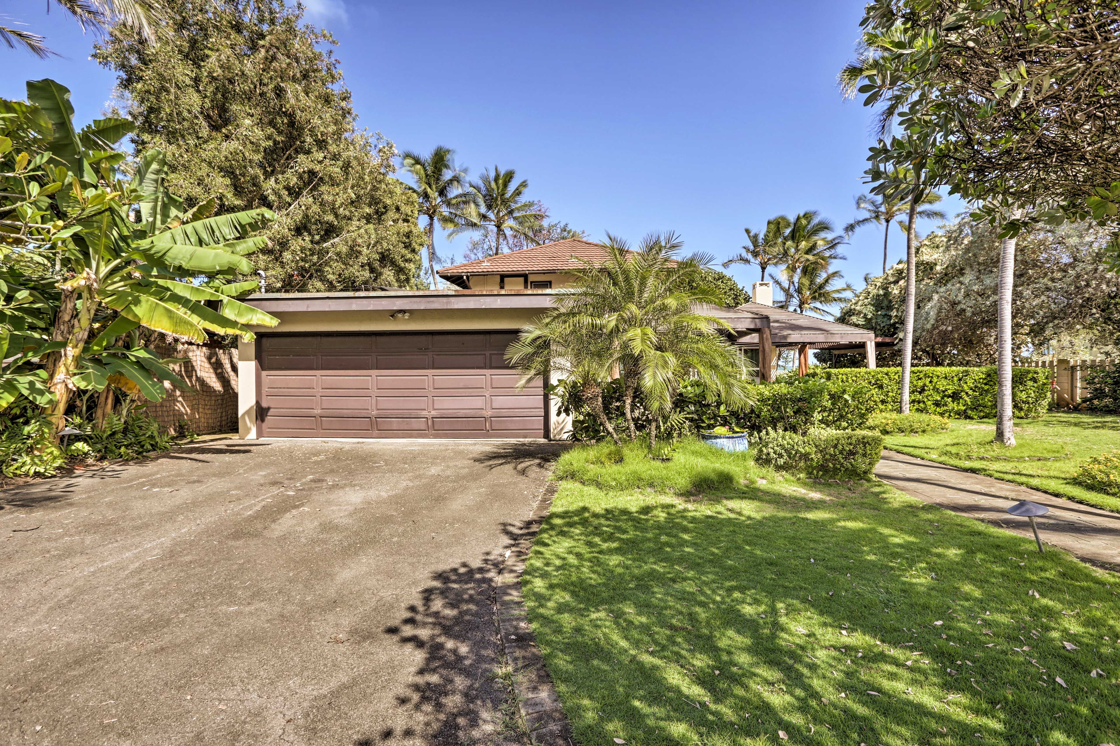Parking | Driveway (4 Vehicles) | No Garage Access