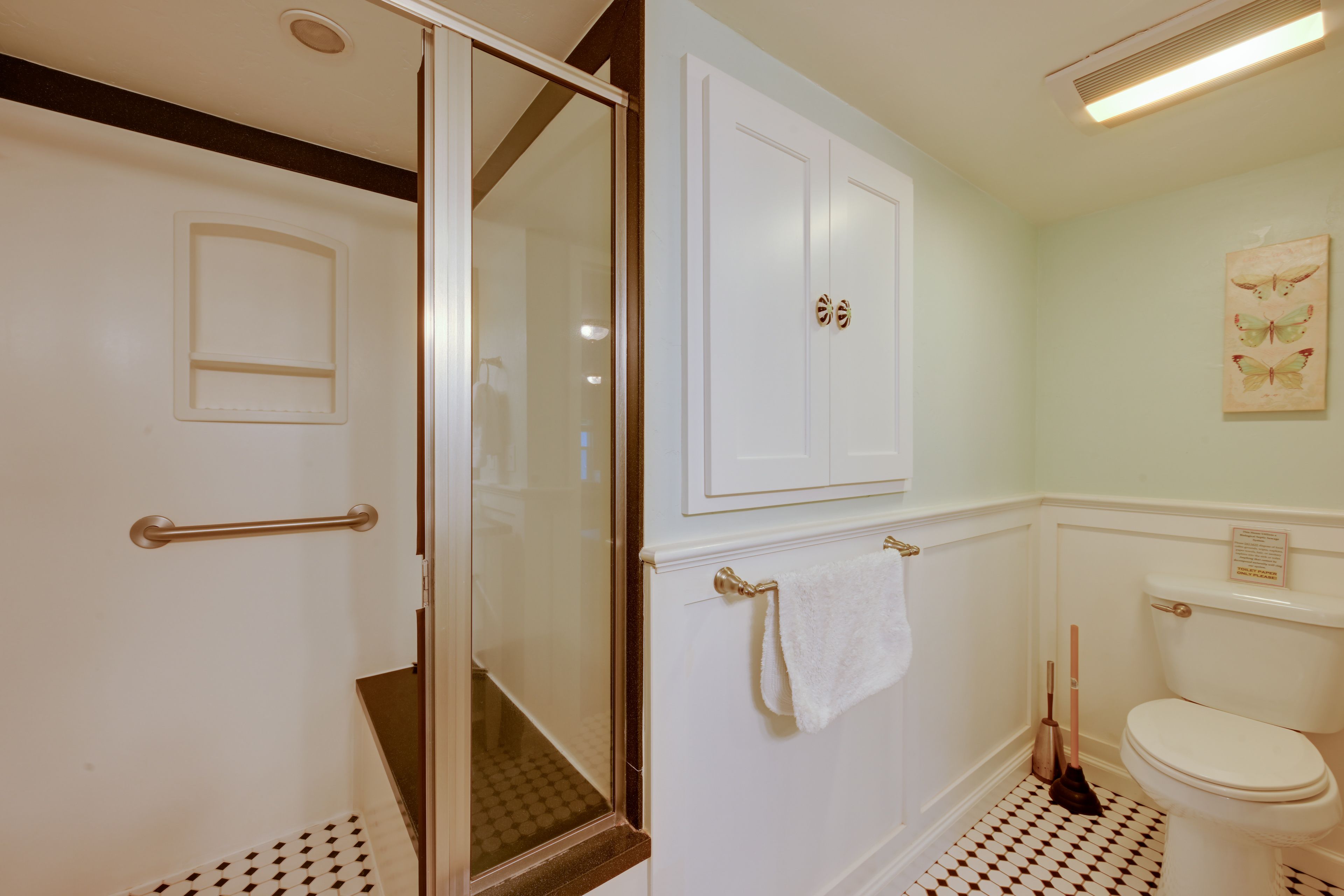 En-Suite Bathroom