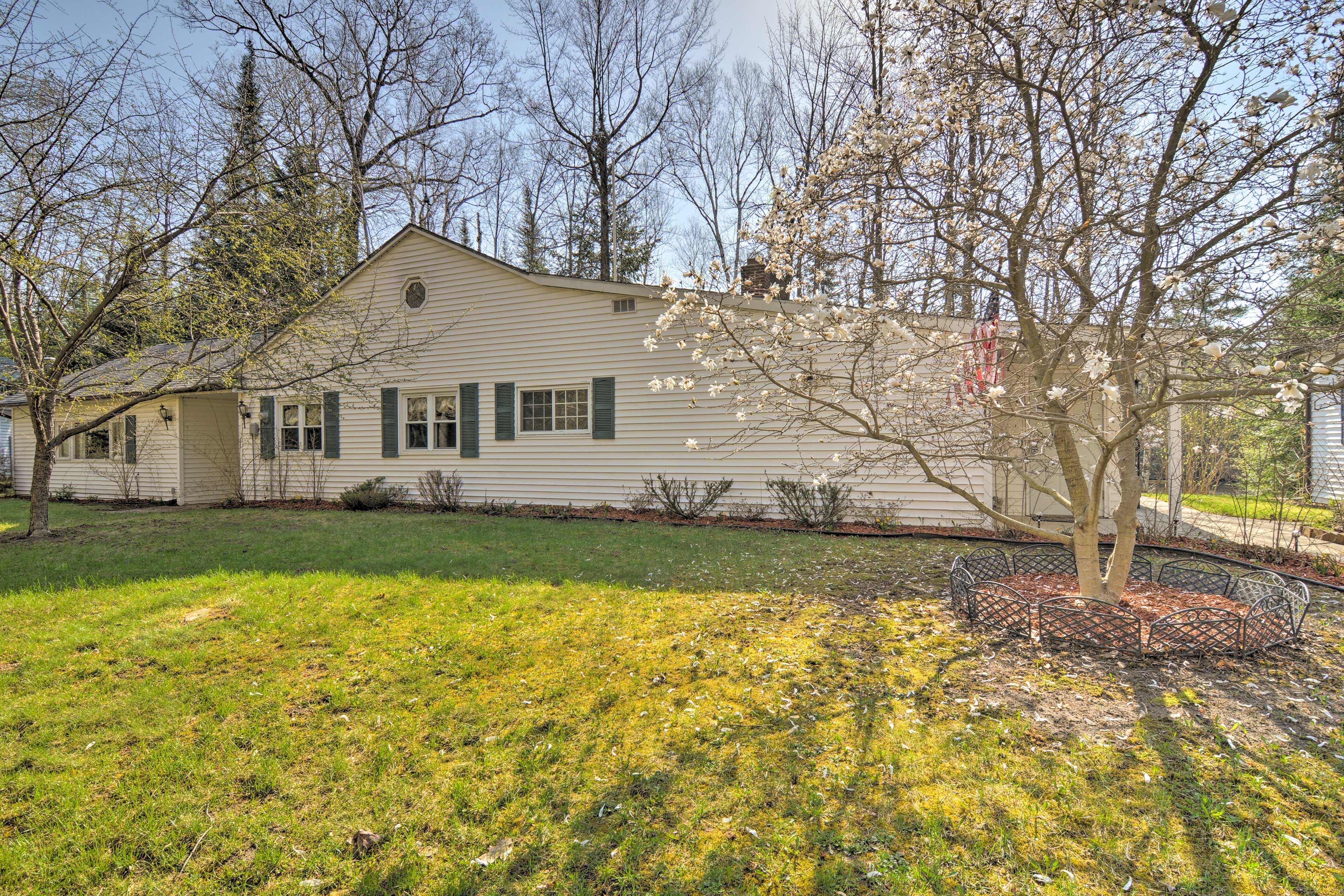 This spacious home is the perfect waterfront getaway!