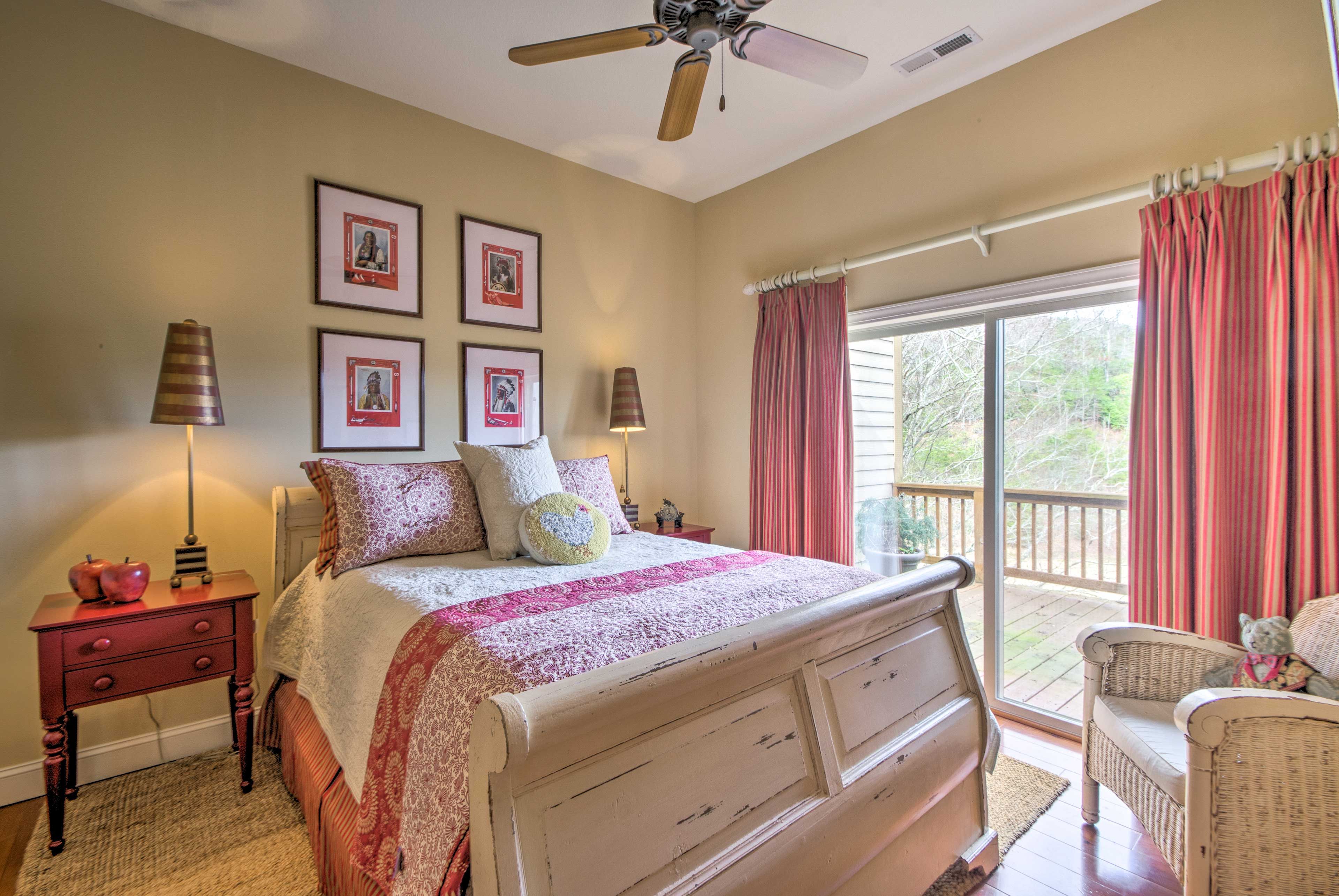 Bedroom 2 | Queen Bed