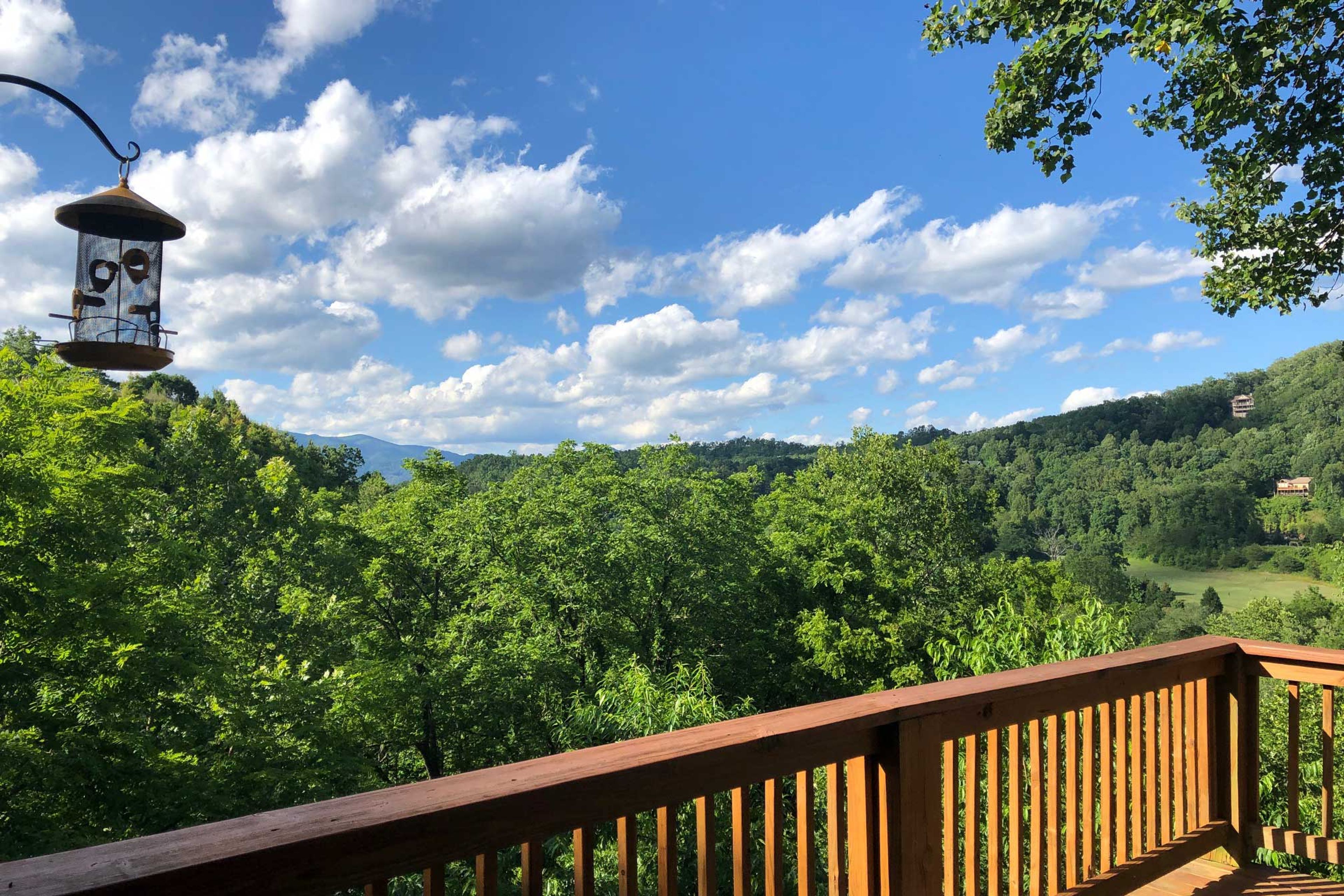 House Exterior | Deck Views