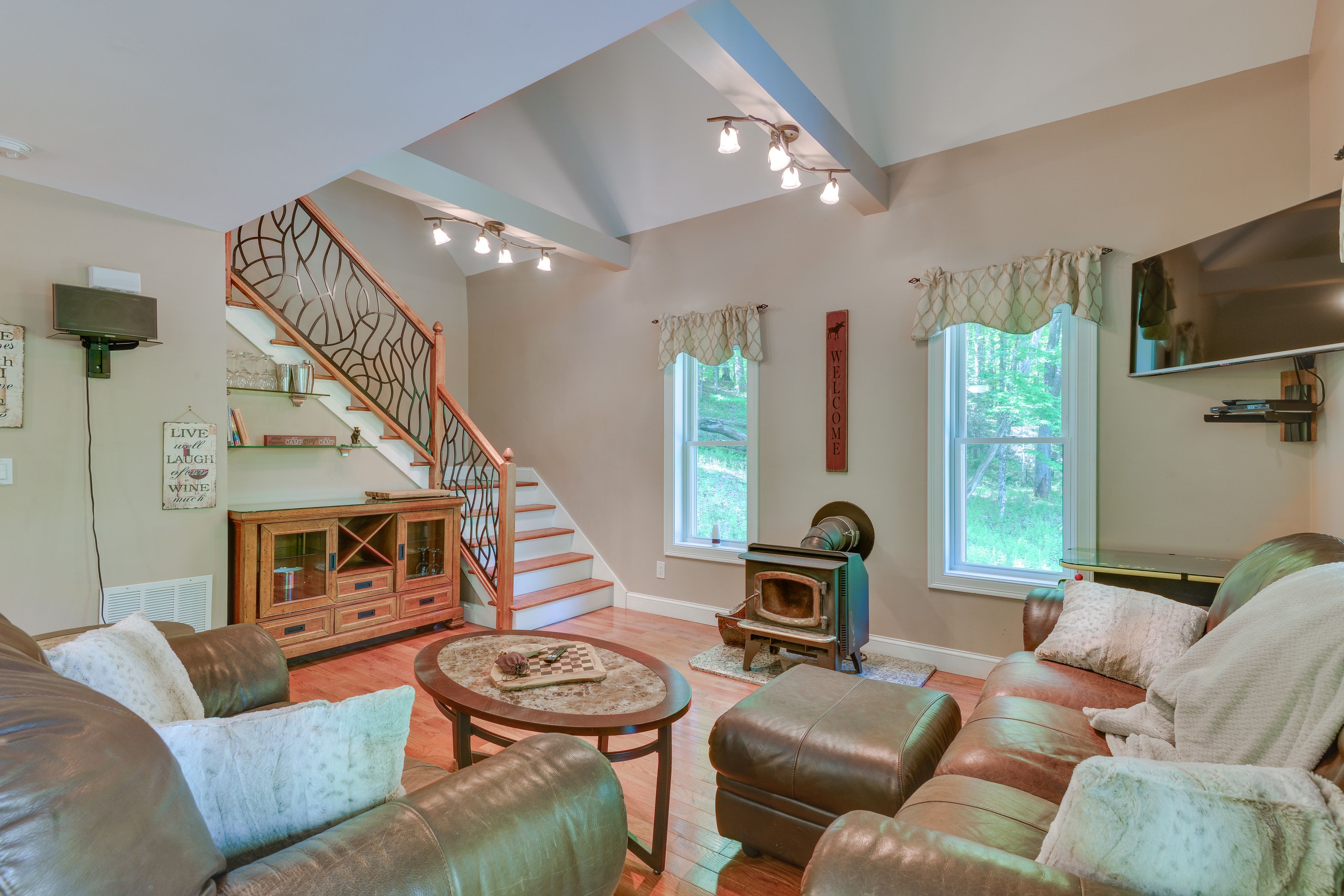 Living Room | Free WiFi