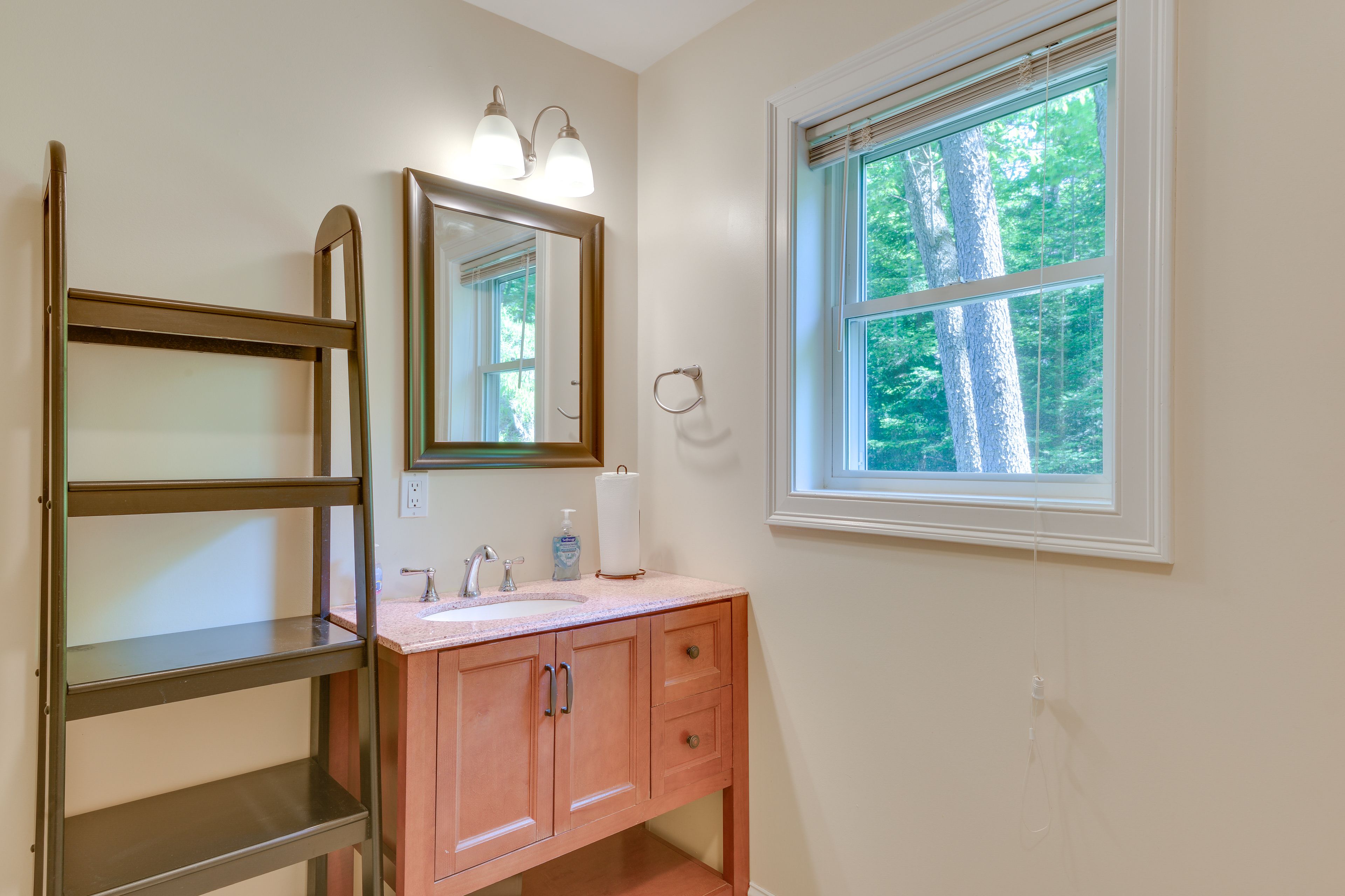 Full Bathroom | Hair Dryer