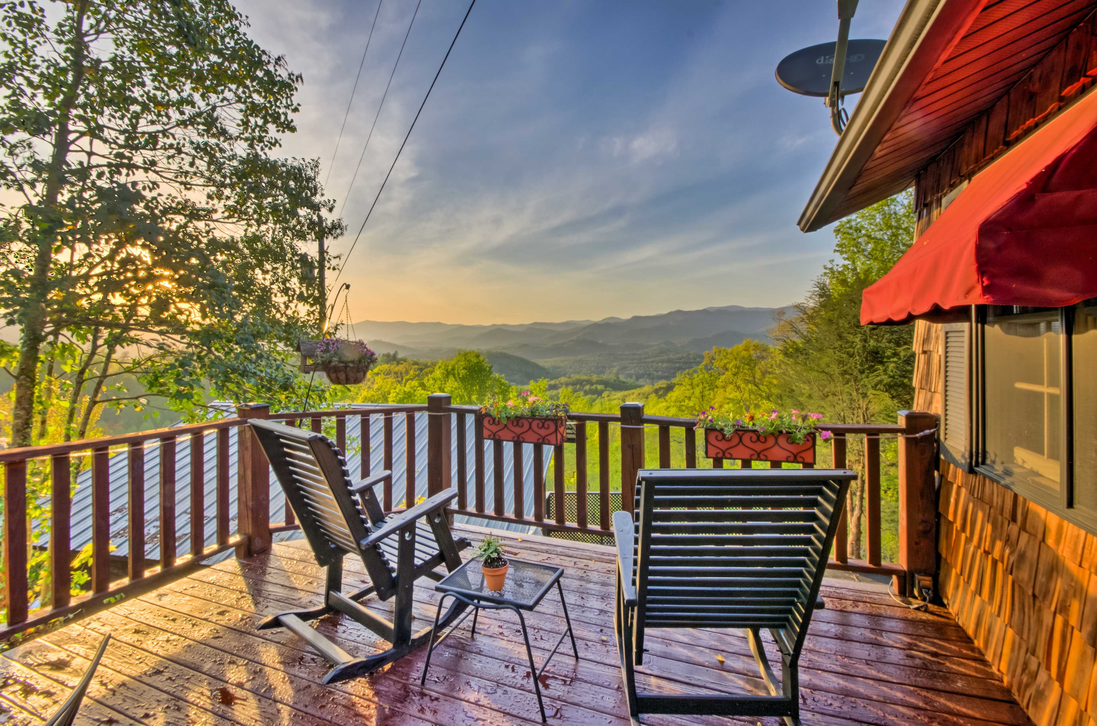 Bryson City Vacation Rental | 3BR | 1BA | 1,000 Sq Ft | Stairs Required