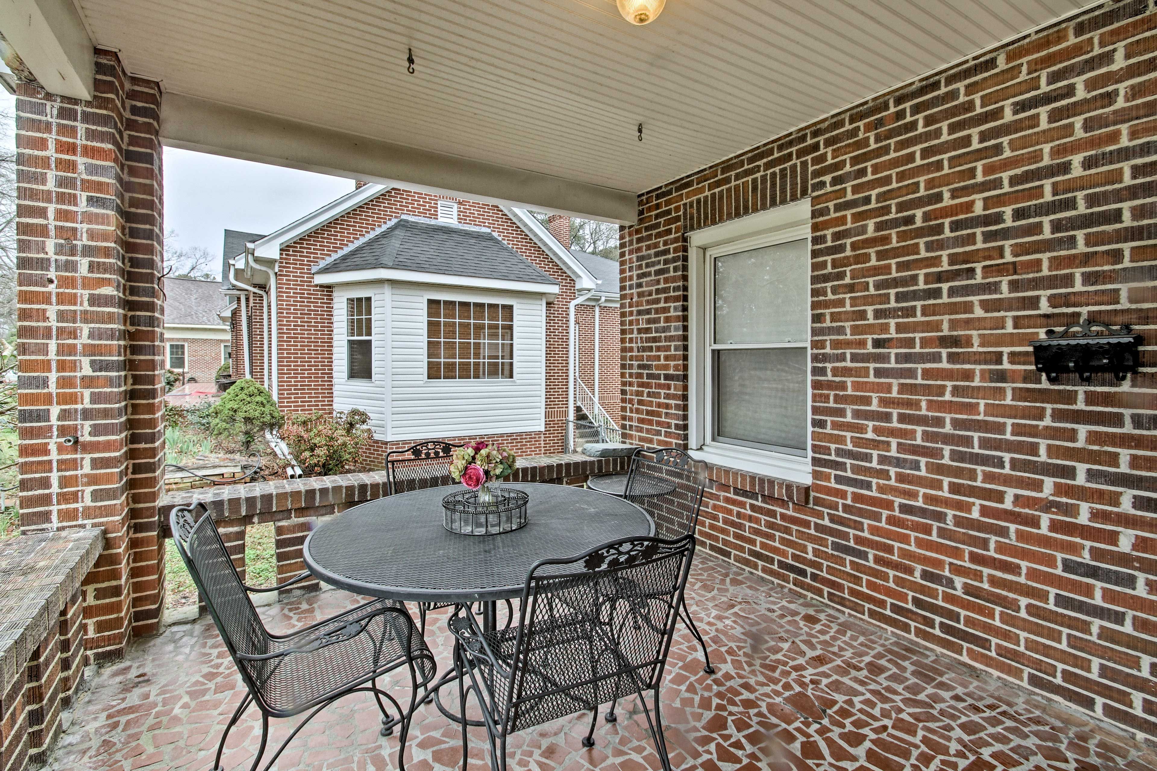 Covered Porch | 1-Story Home
