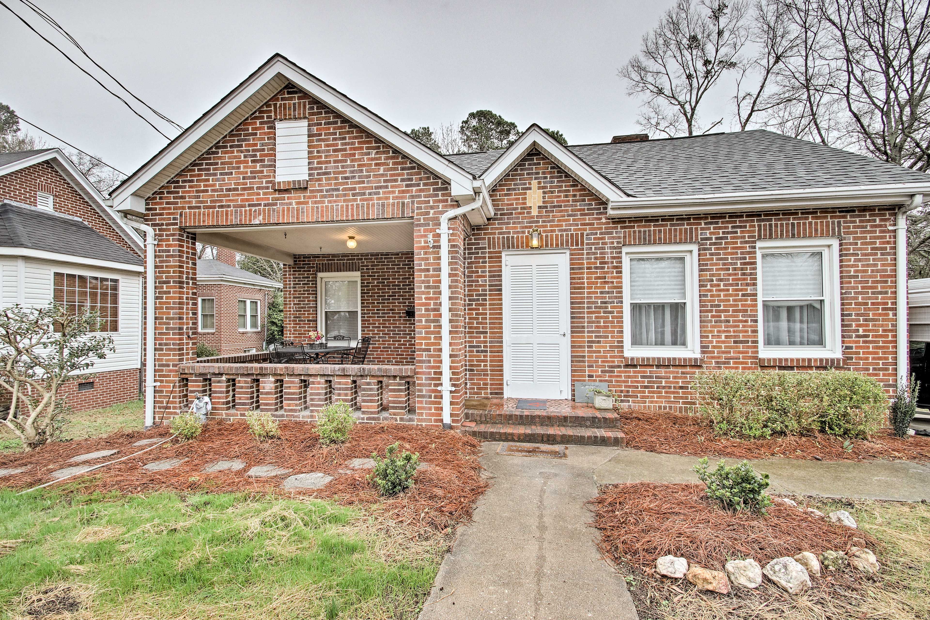 House Exterior | Carport Parking (1 Vehicle) | Driveway Parking (2 Vehicles)