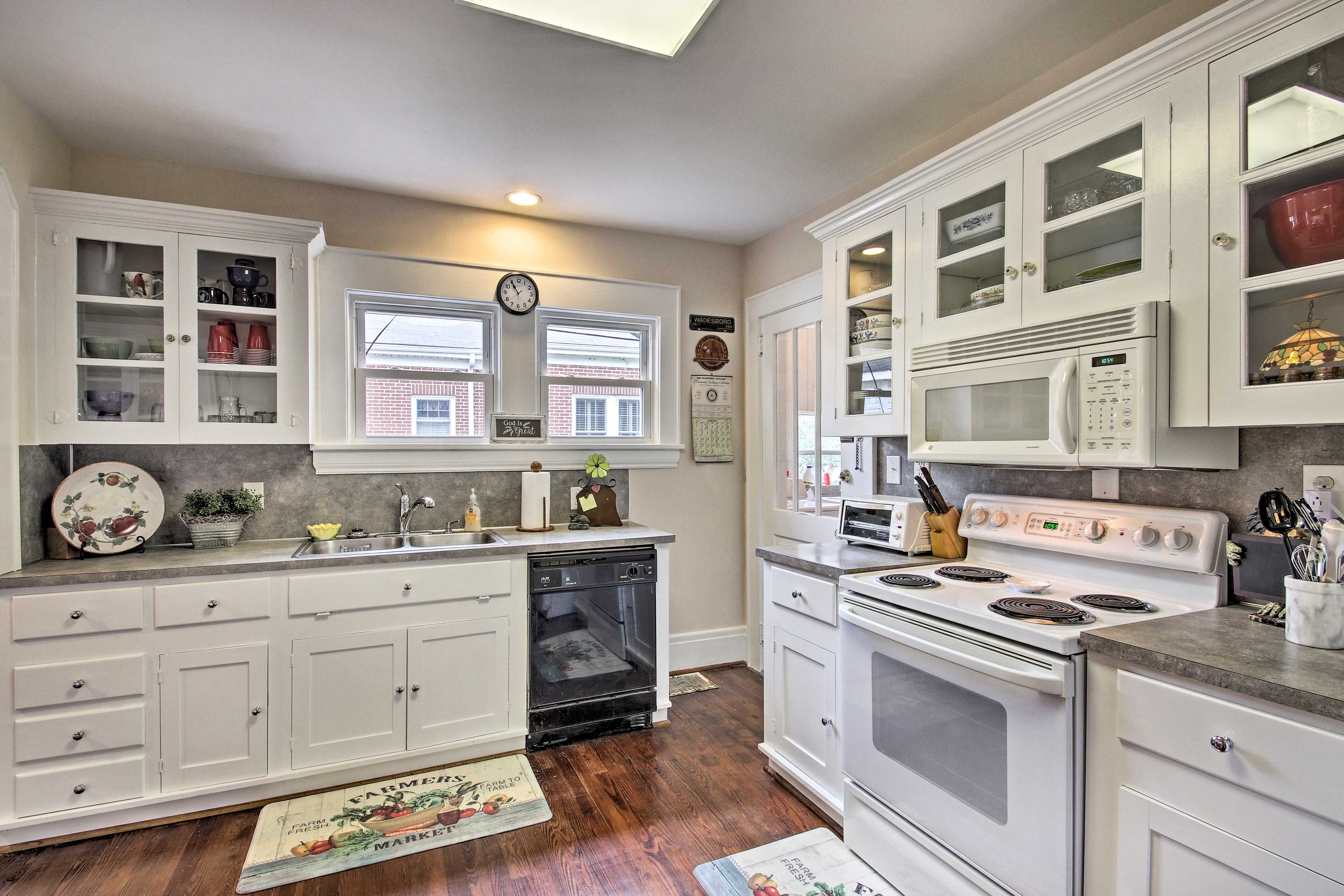 Kitchen | Dishware/Flatware