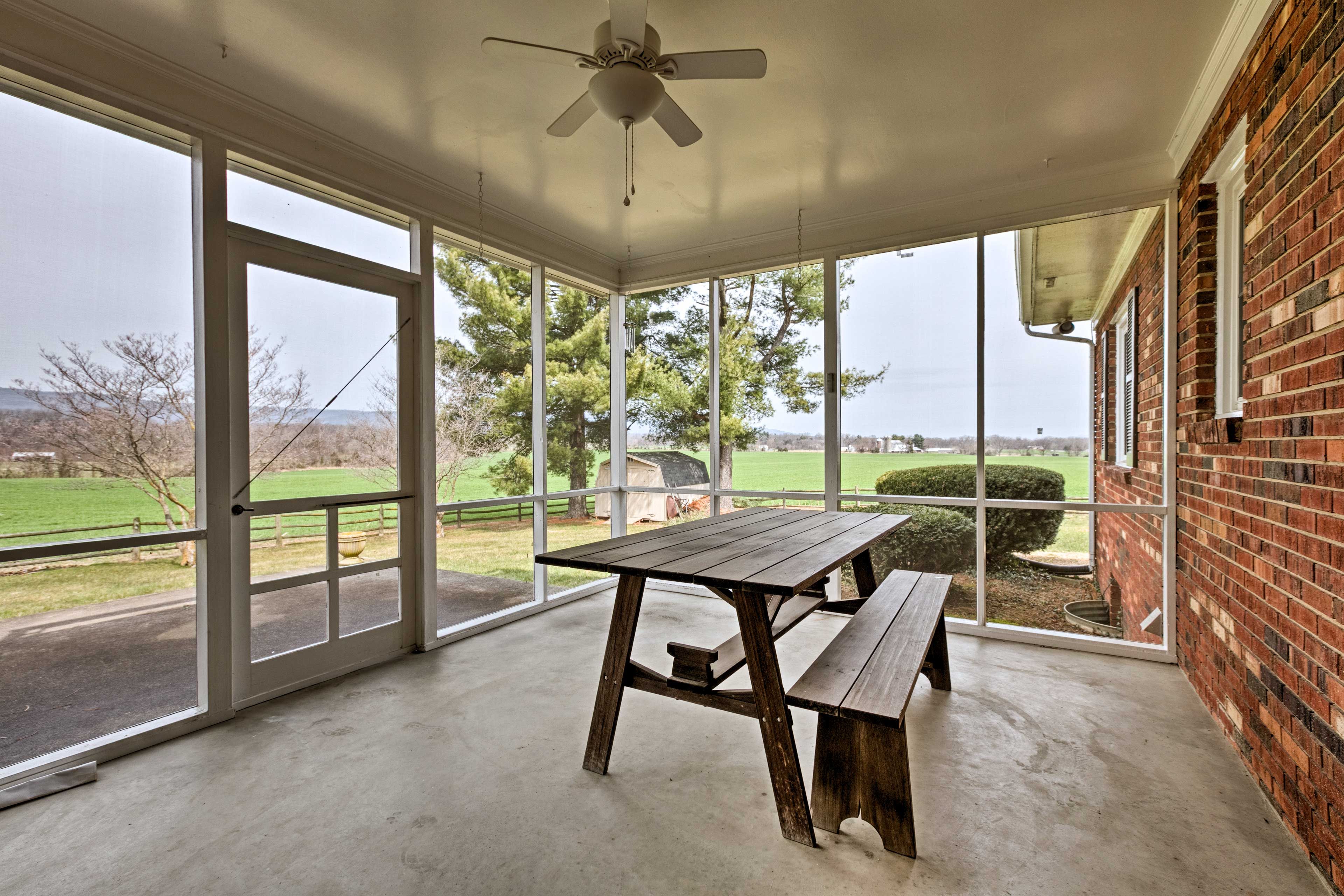 Screened-In Porch
