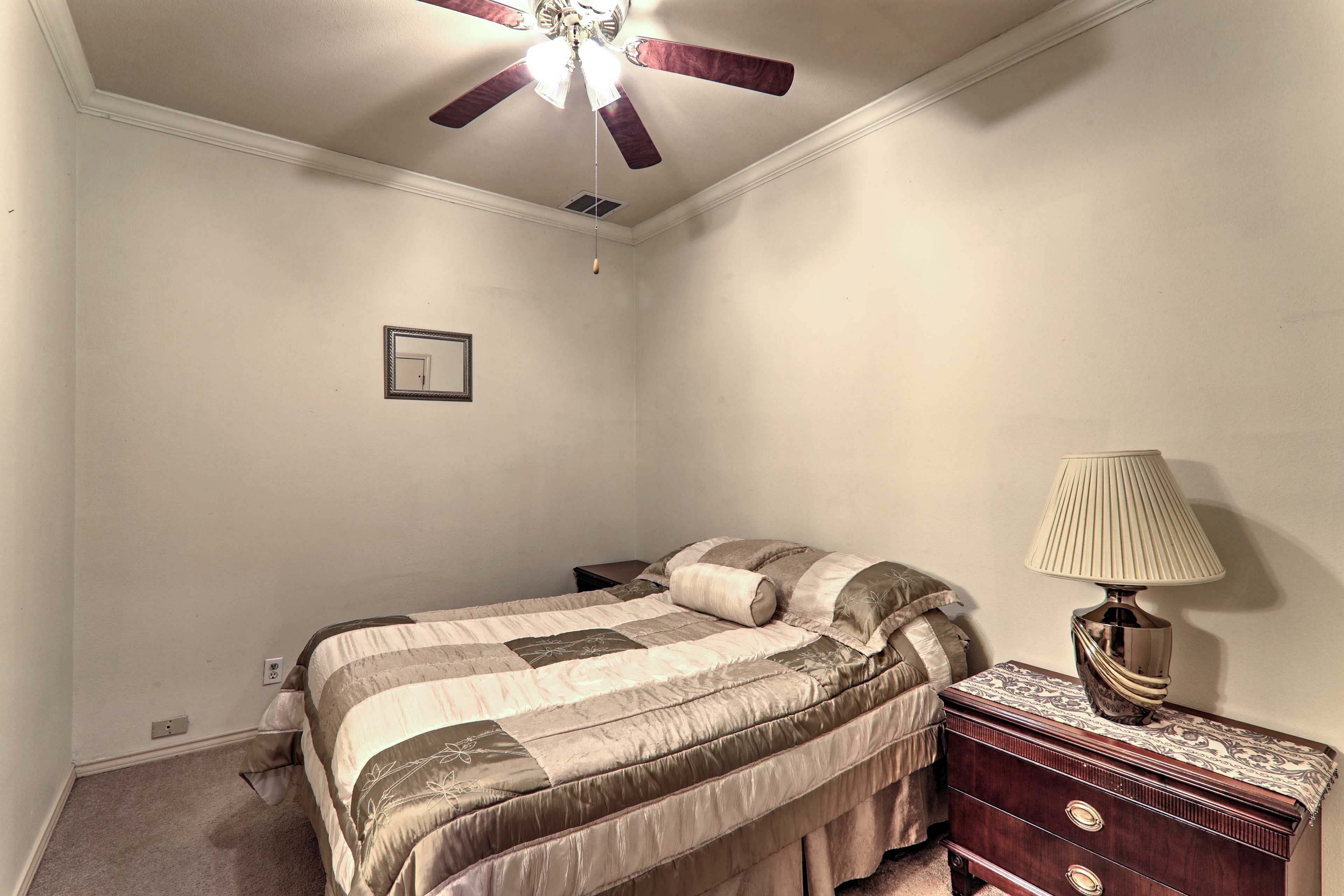 Bonus Room | Queen Bed