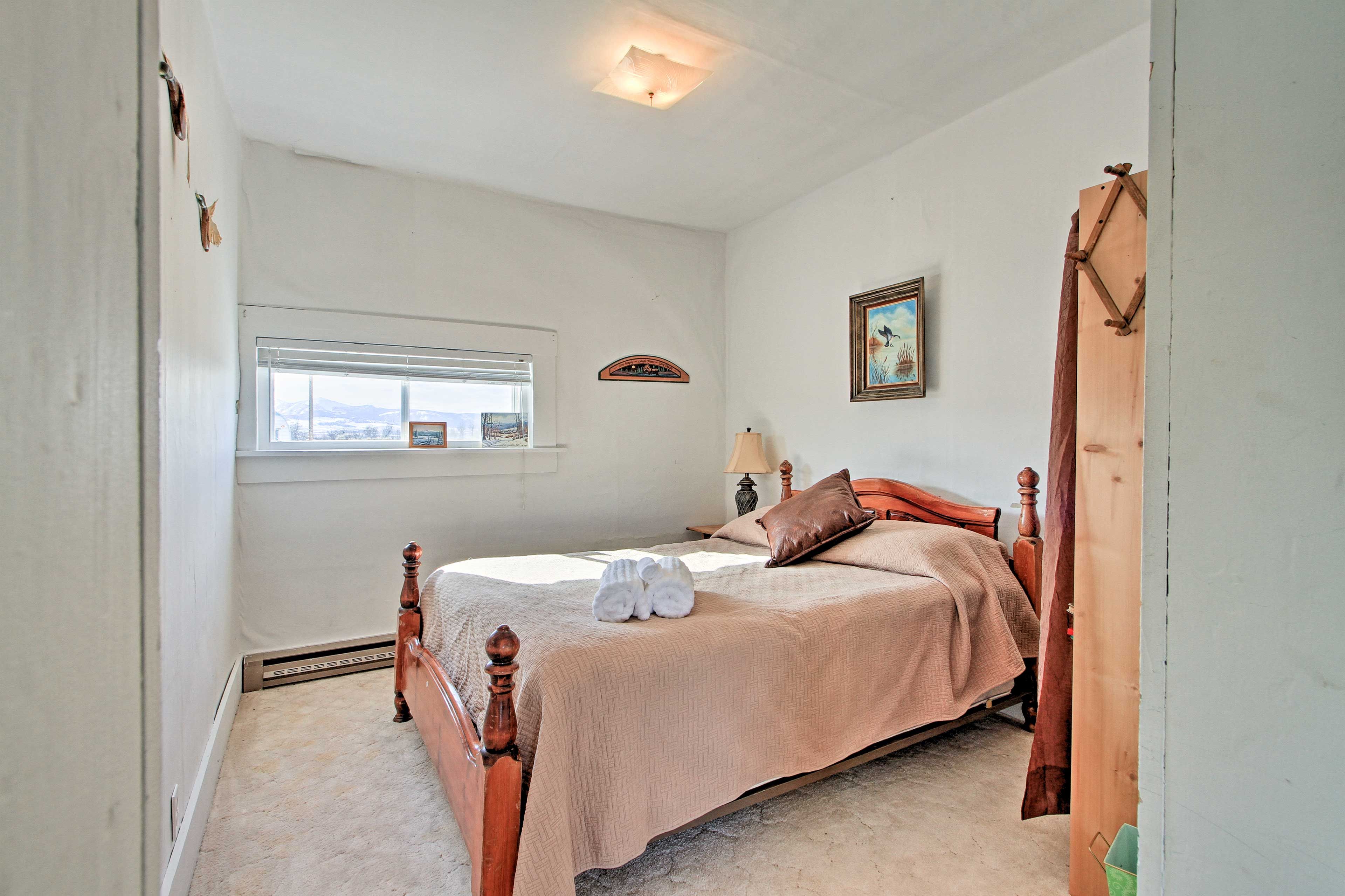 Bedroom 2 | Queen Bed