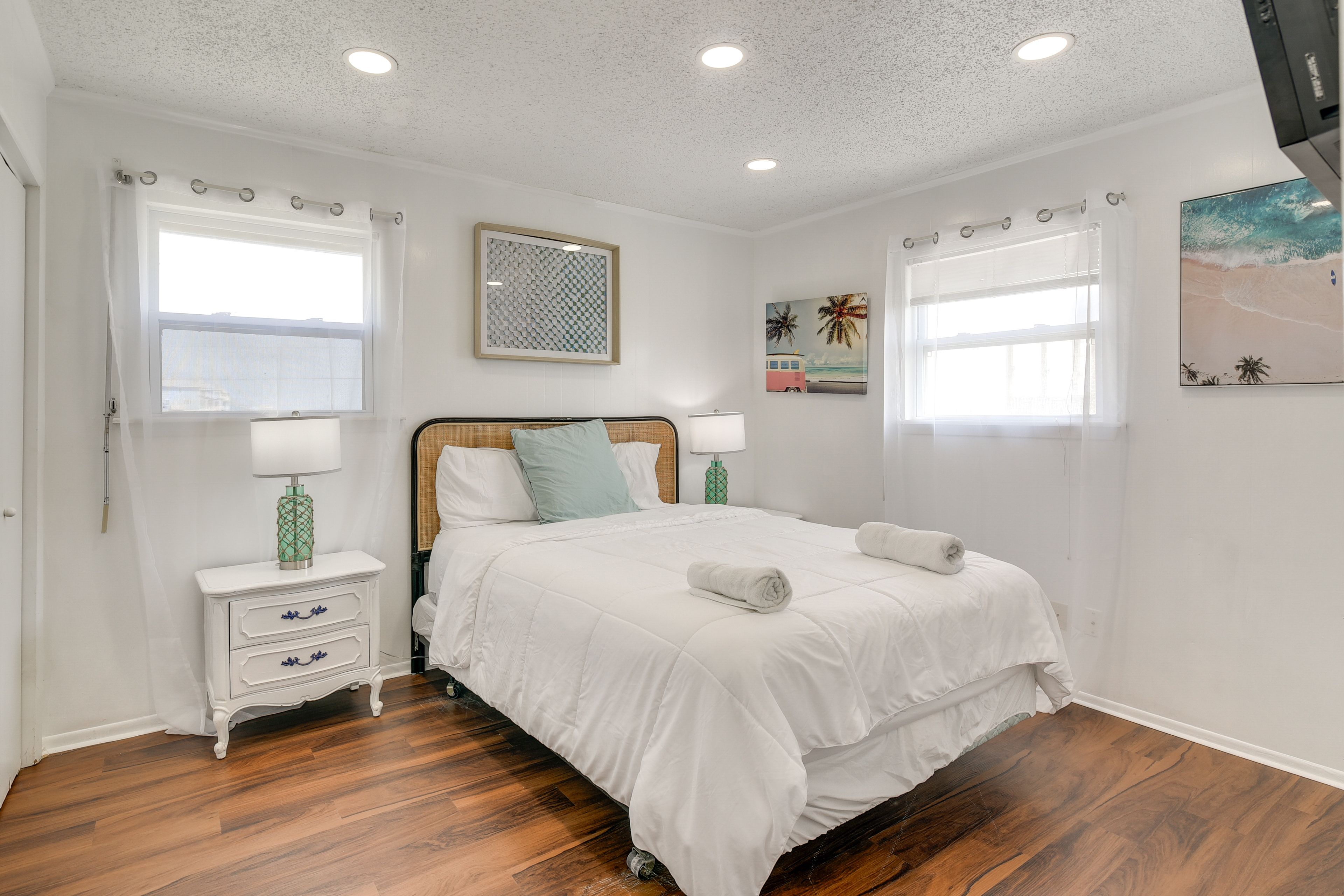 Bedroom 2 | 2nd Floor | Queen Bed