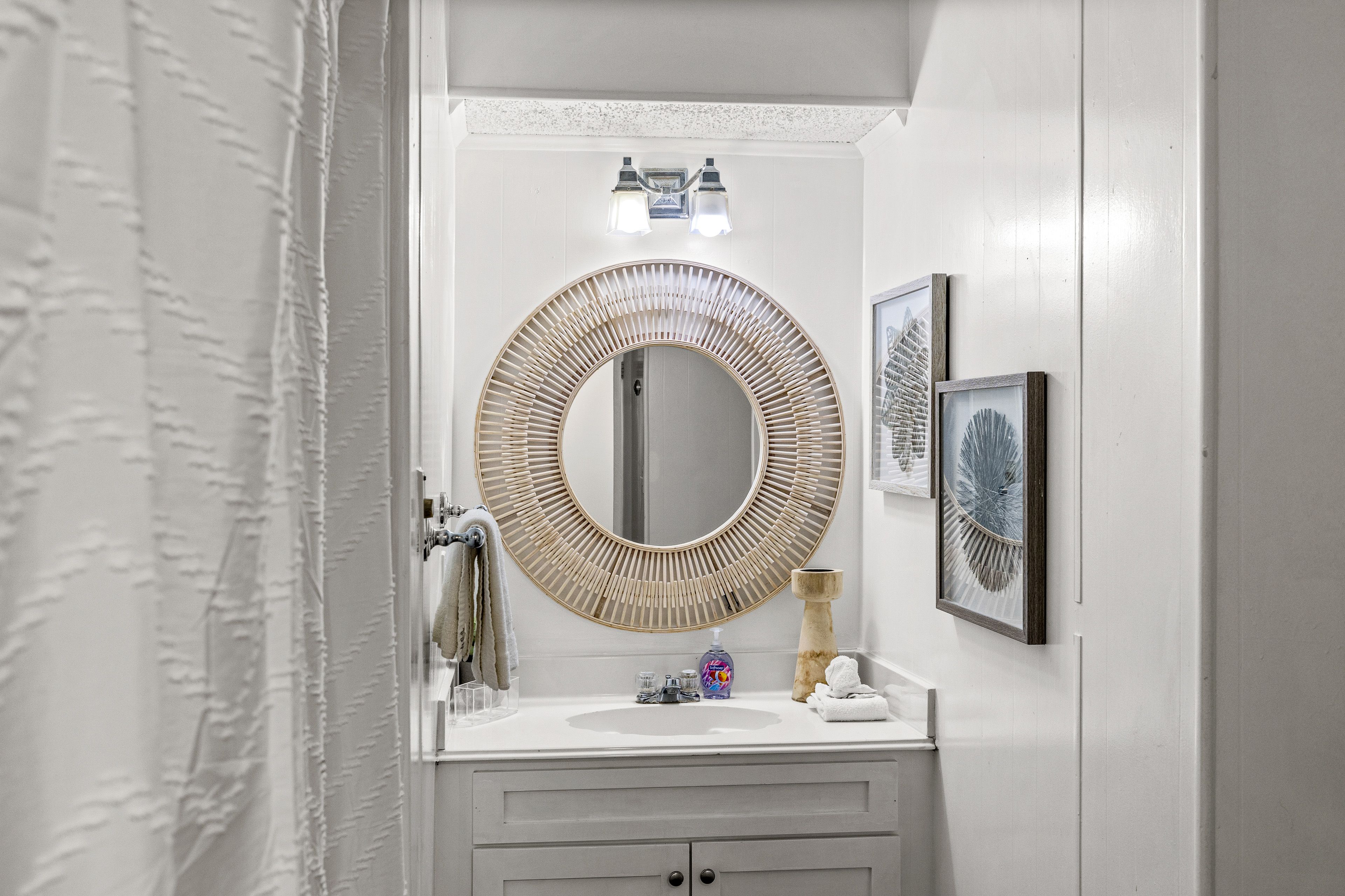 Full Bathroom | 1st Floor