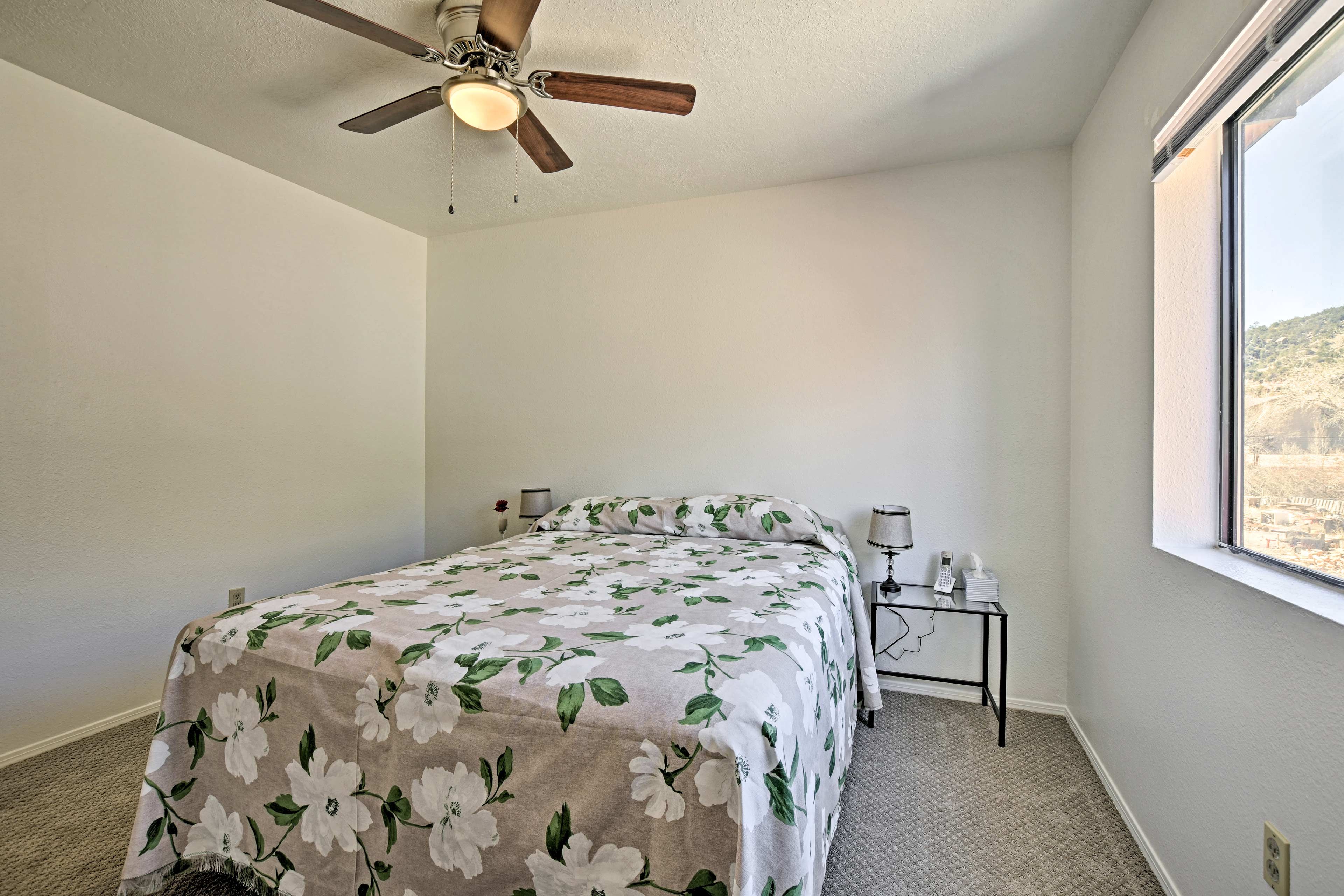 Bedroom 3 | Queen Bed