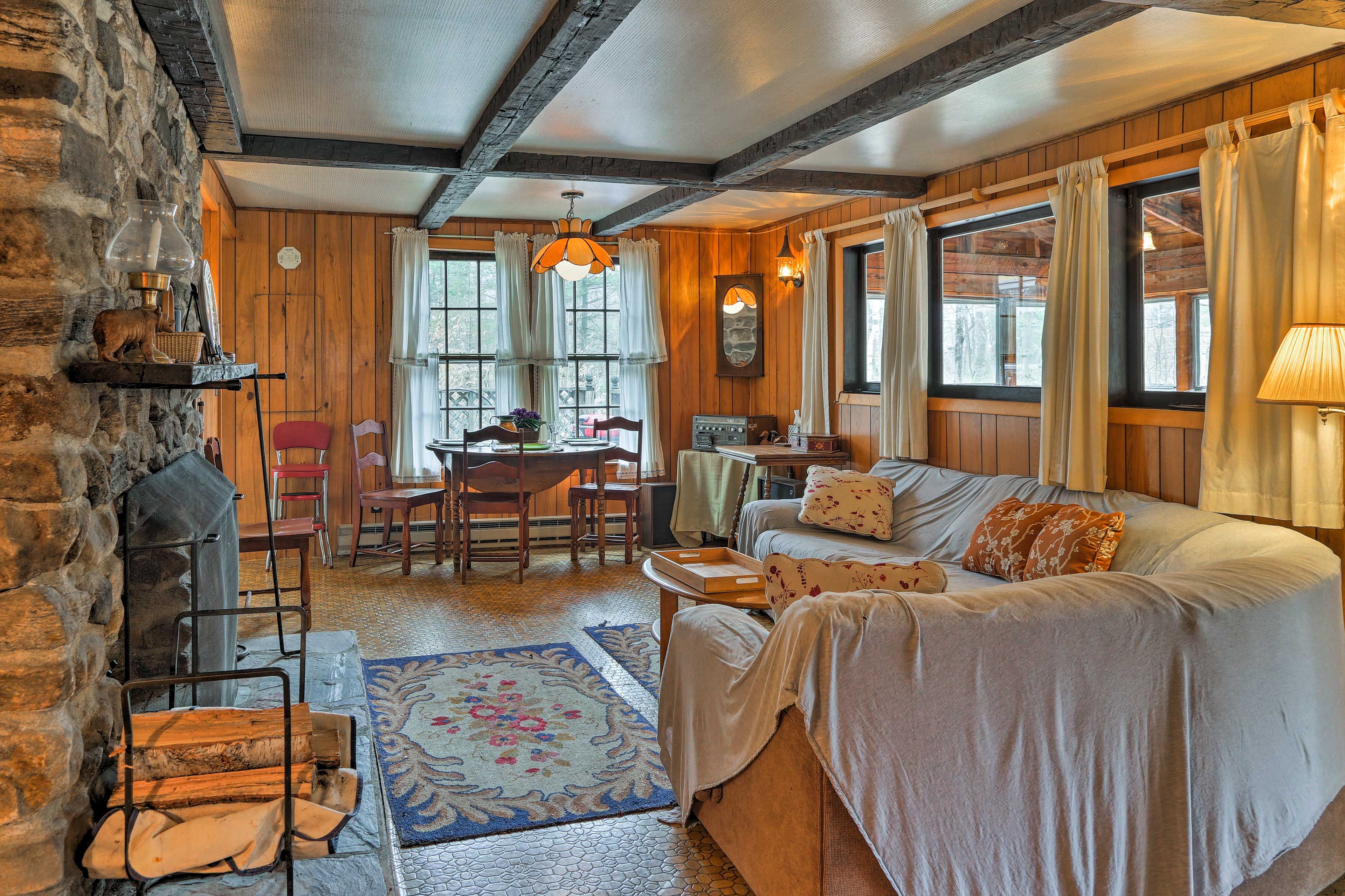 Living Room | Fireplace