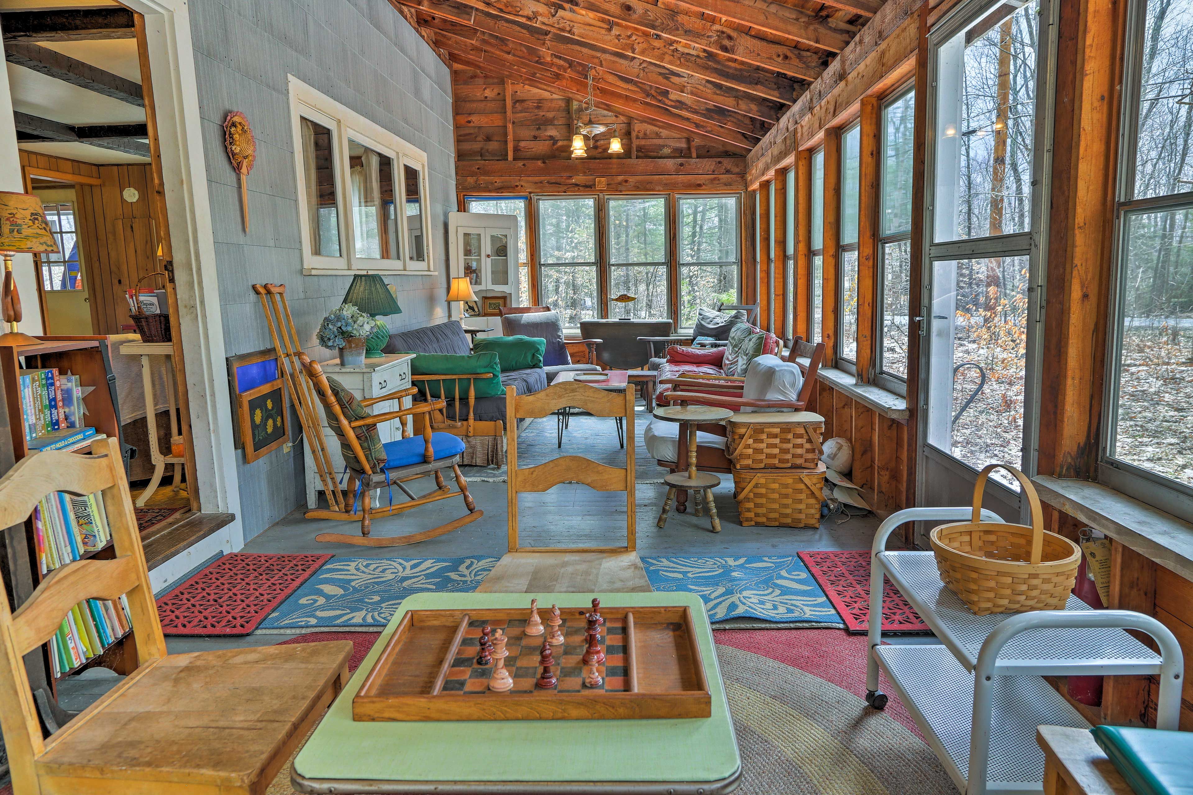 Enclosed Porch | Seating